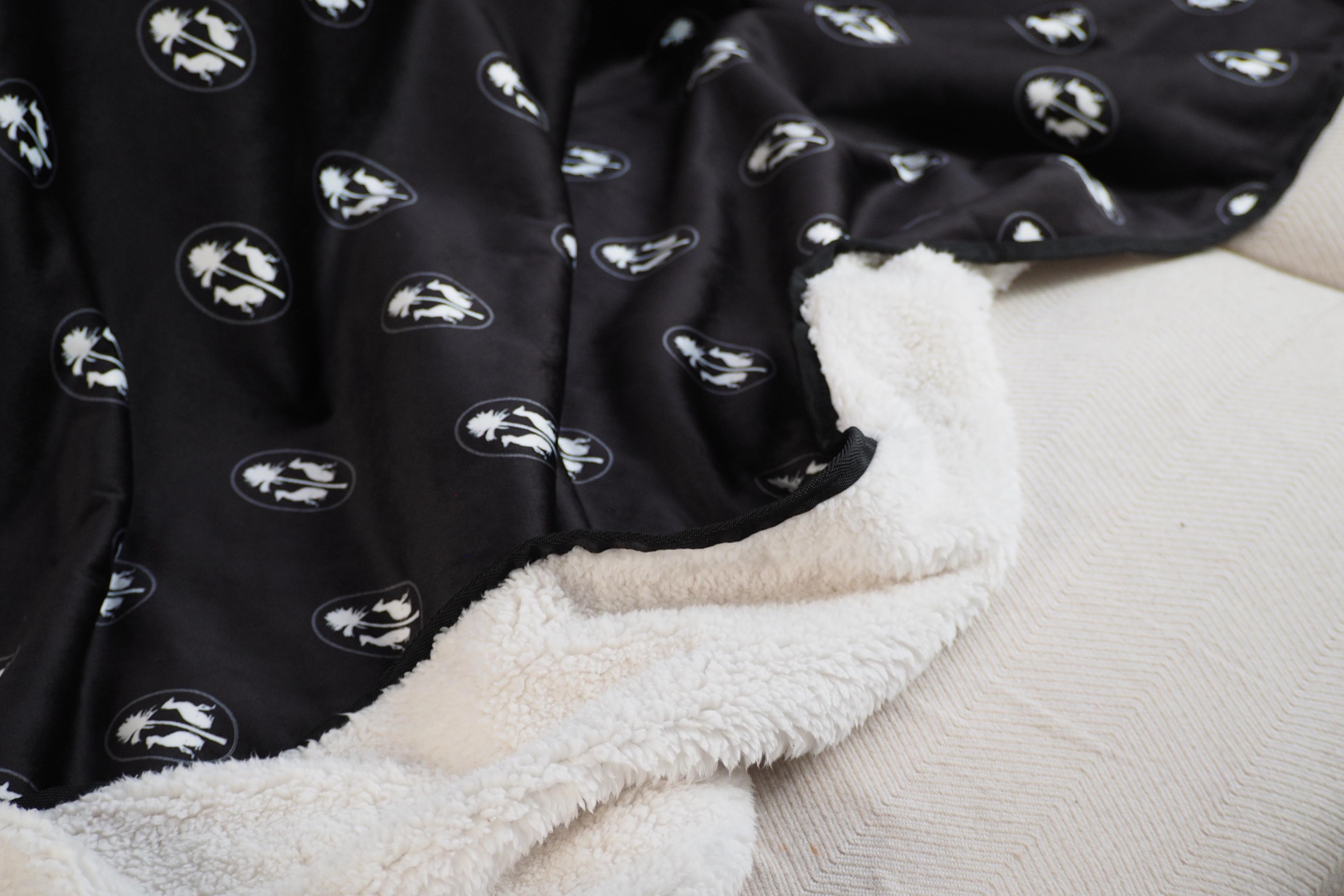 Hundereisedecke All Over Print - Schwarz
