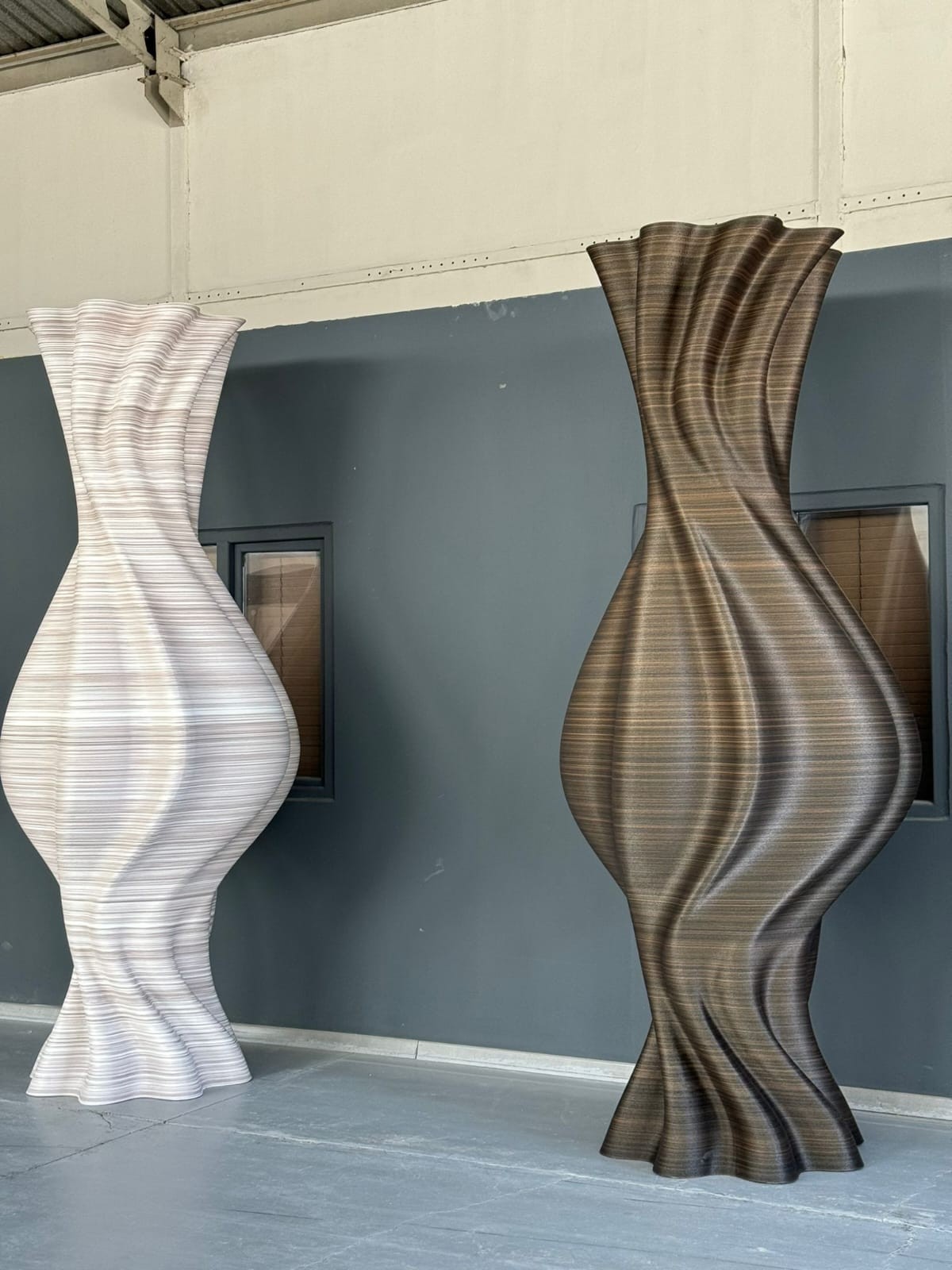 Ferozzi Monolith Vase Customizable 3D-Printed Decorative Sculpture for Indoor and Outdoor Spaces