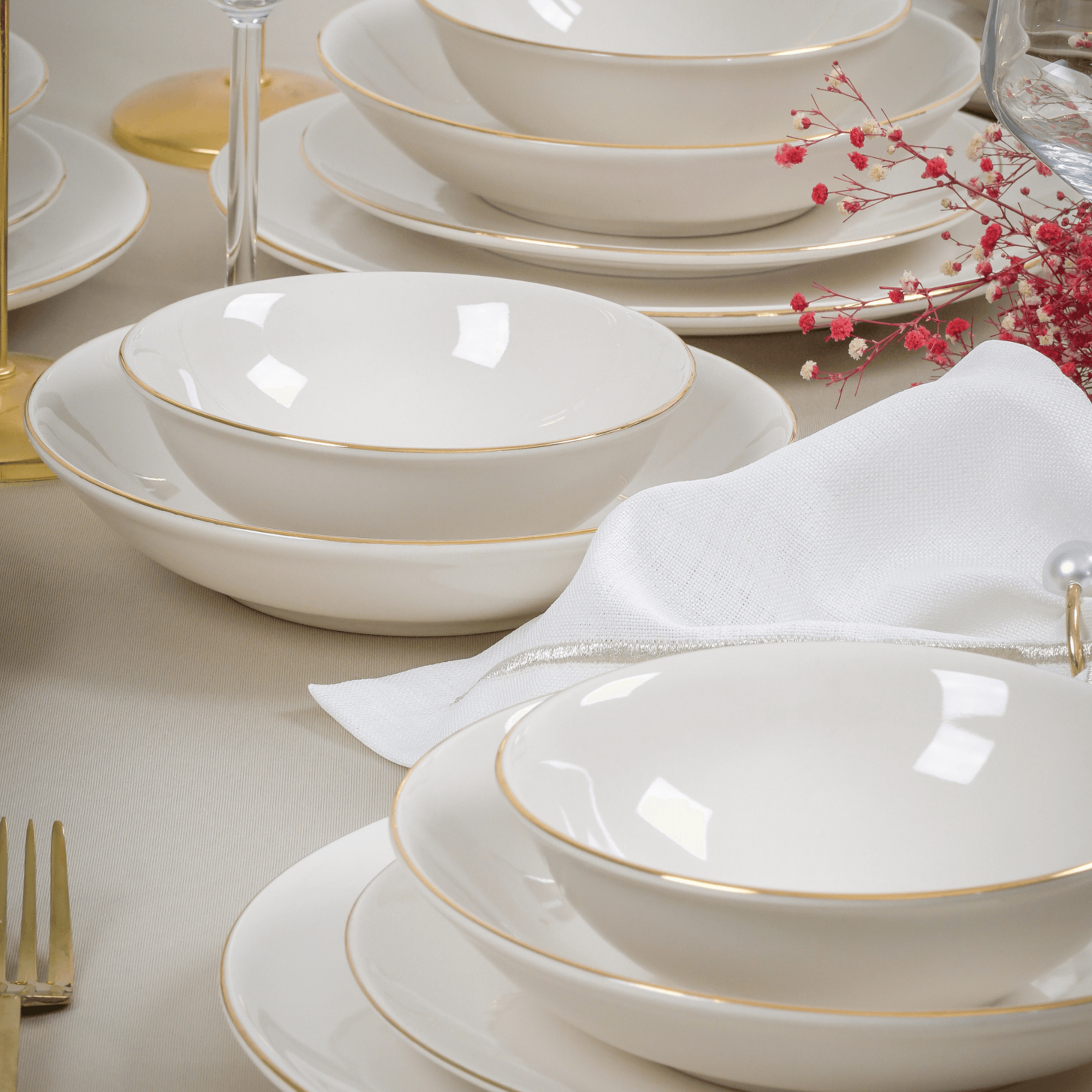 Ferozzi Sems Gilded 24-Piece Dinner Set – Elegant White Porcelain with Gold Rim