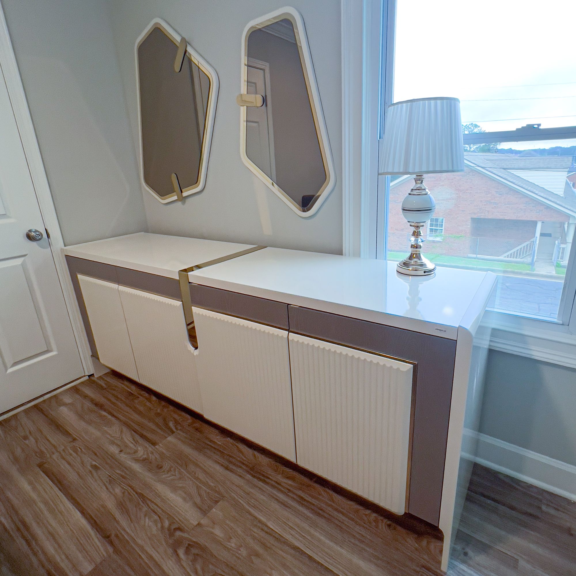 White Sideboard (With Mirror)