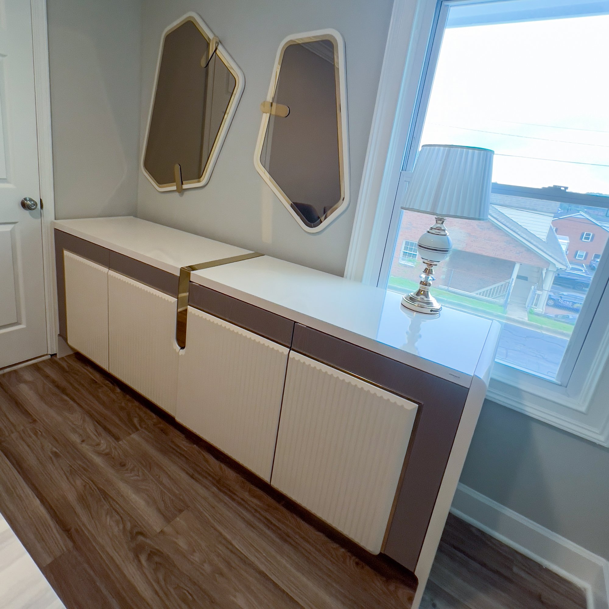 White Sideboard (With Mirror)