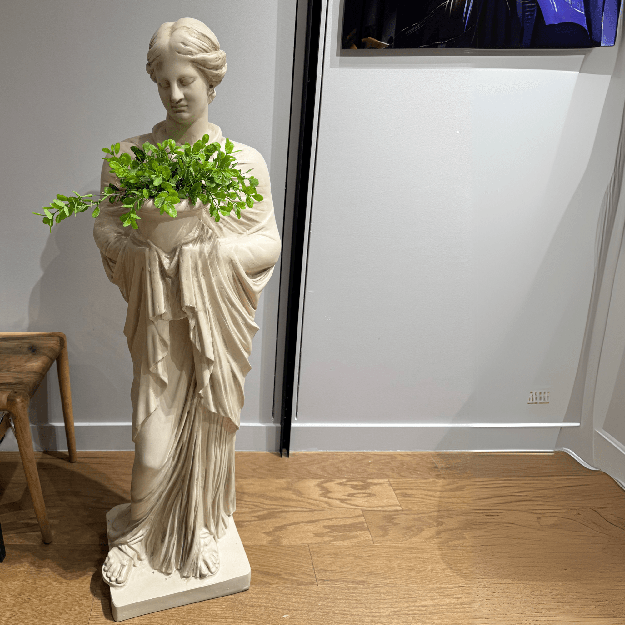 Classical Lady Statue with Handmade Details – Luxury Decorative Sculpture