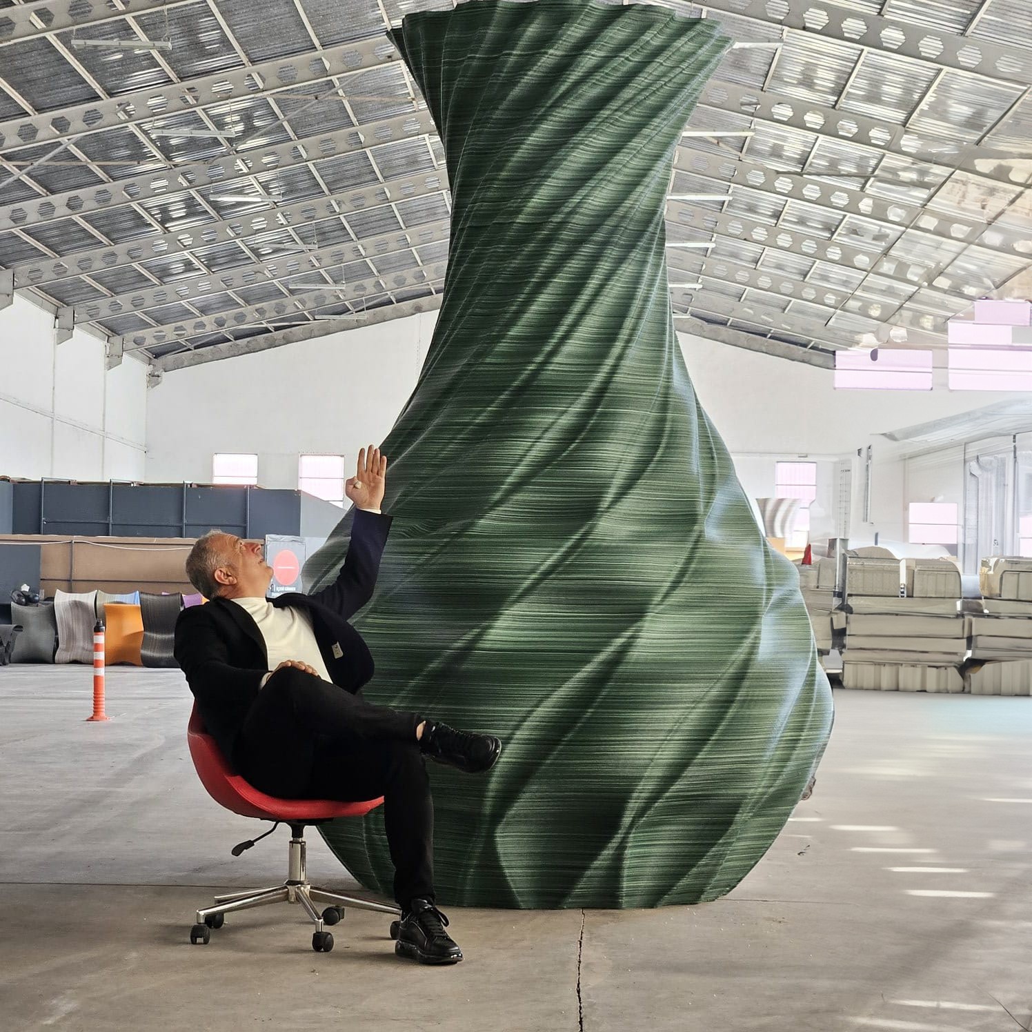 Ferozzi Monolith Vase Customizable 3D-Printed Decorative Sculpture for Indoor and Outdoor Spaces