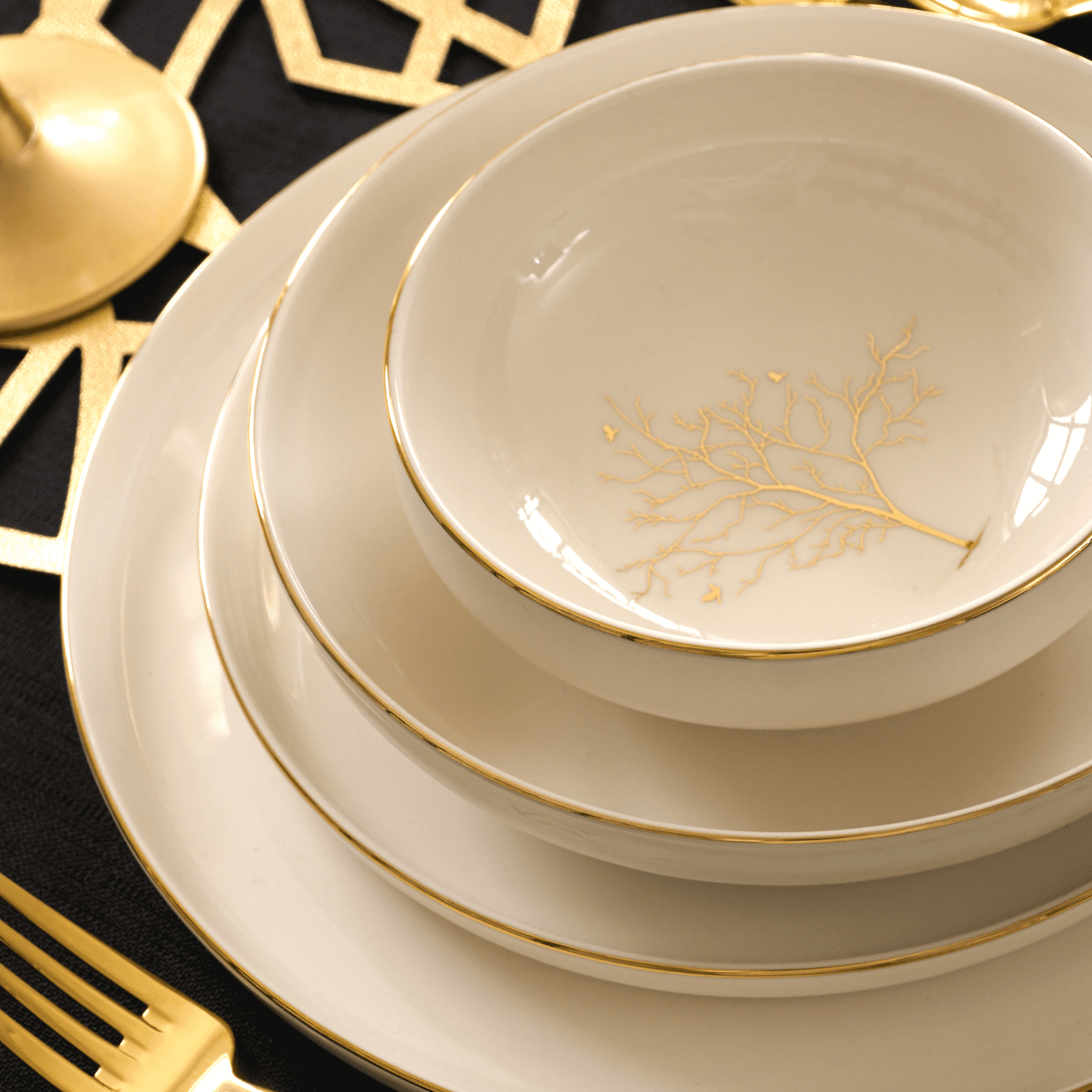 Tree of Life Porcelain Dinnerware Set (24 Pieces)