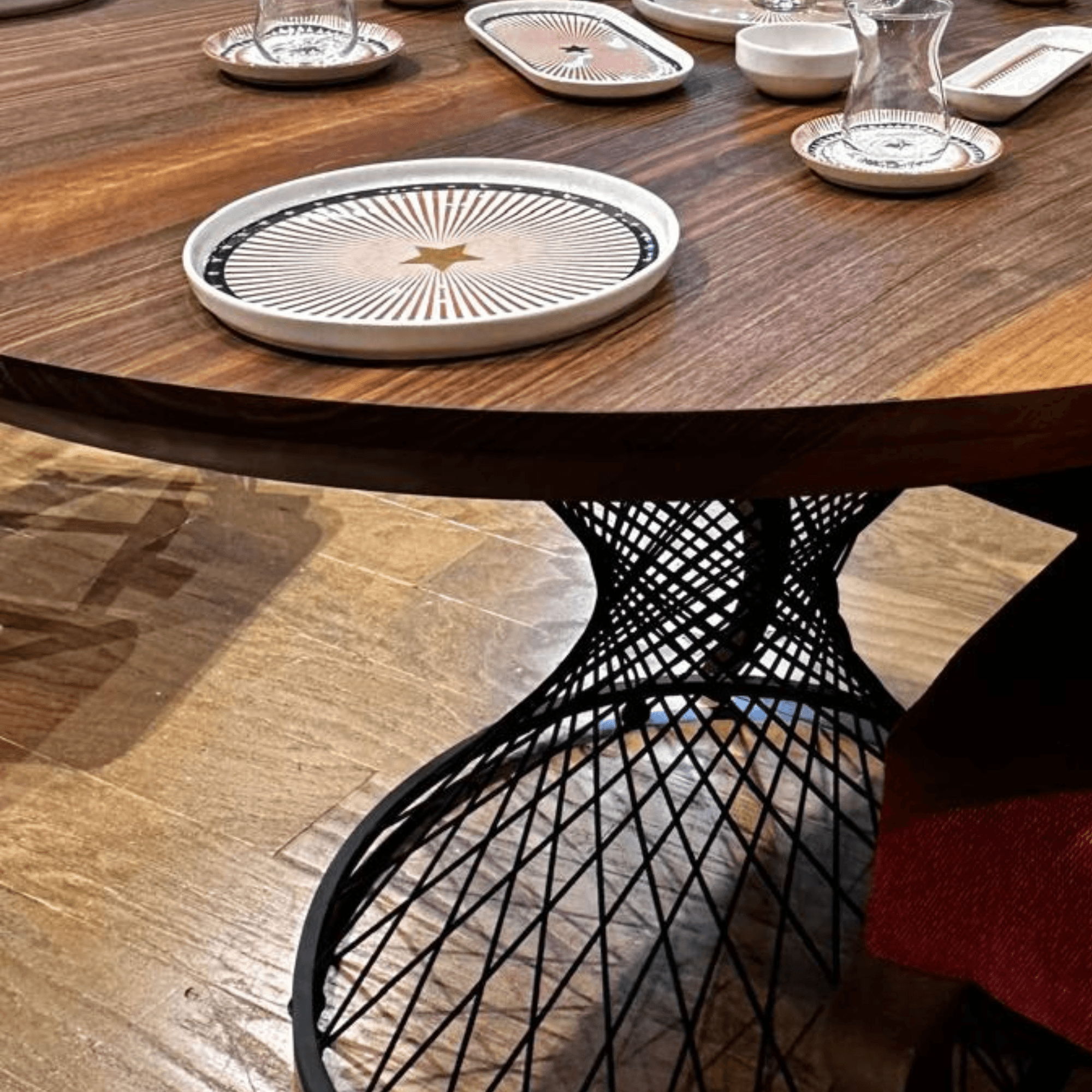 Ferozzi Atlanta Round Dining Table – Walnut Top with Black Metal Base