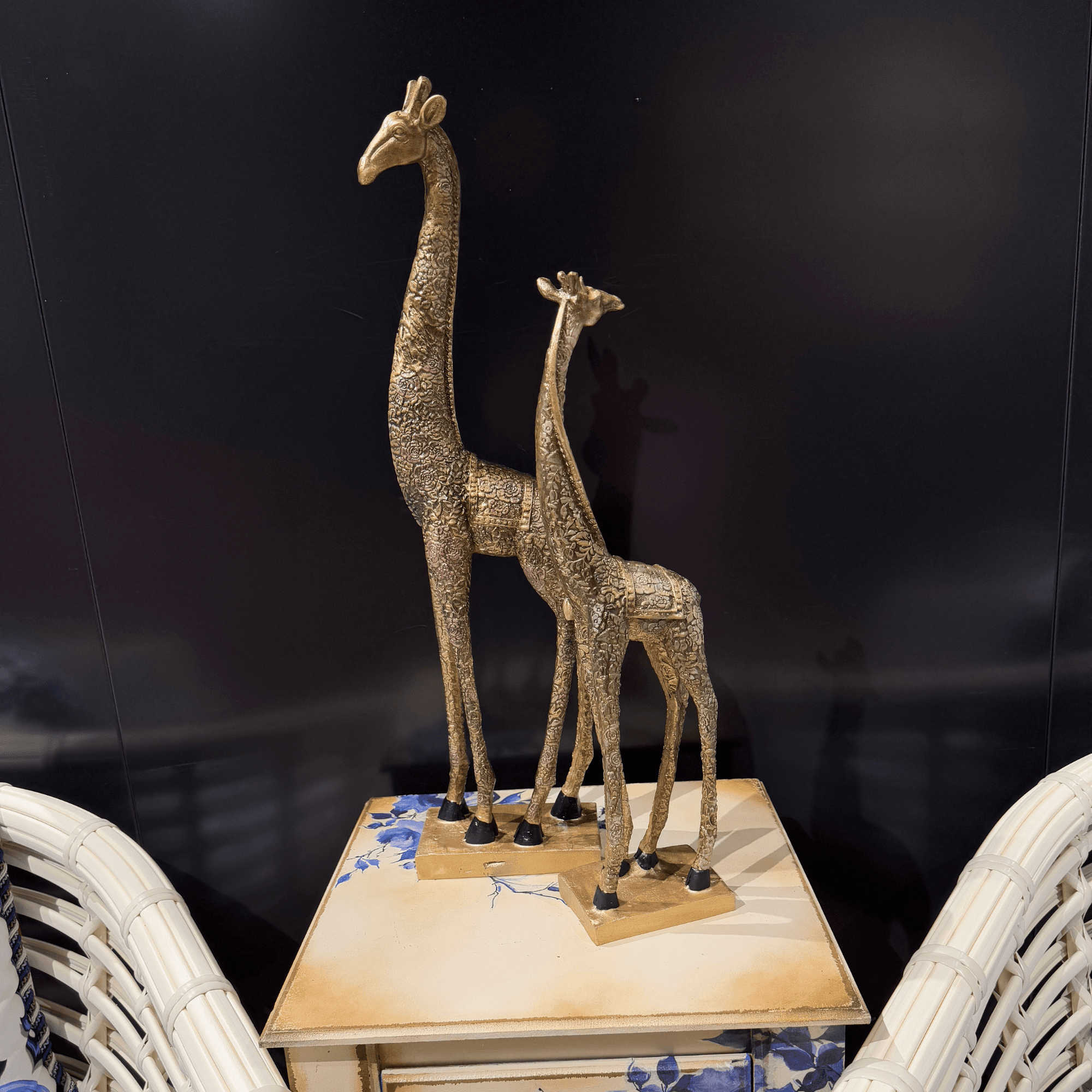 Giraffe Set – Elegant Decorative Sculpture Duo