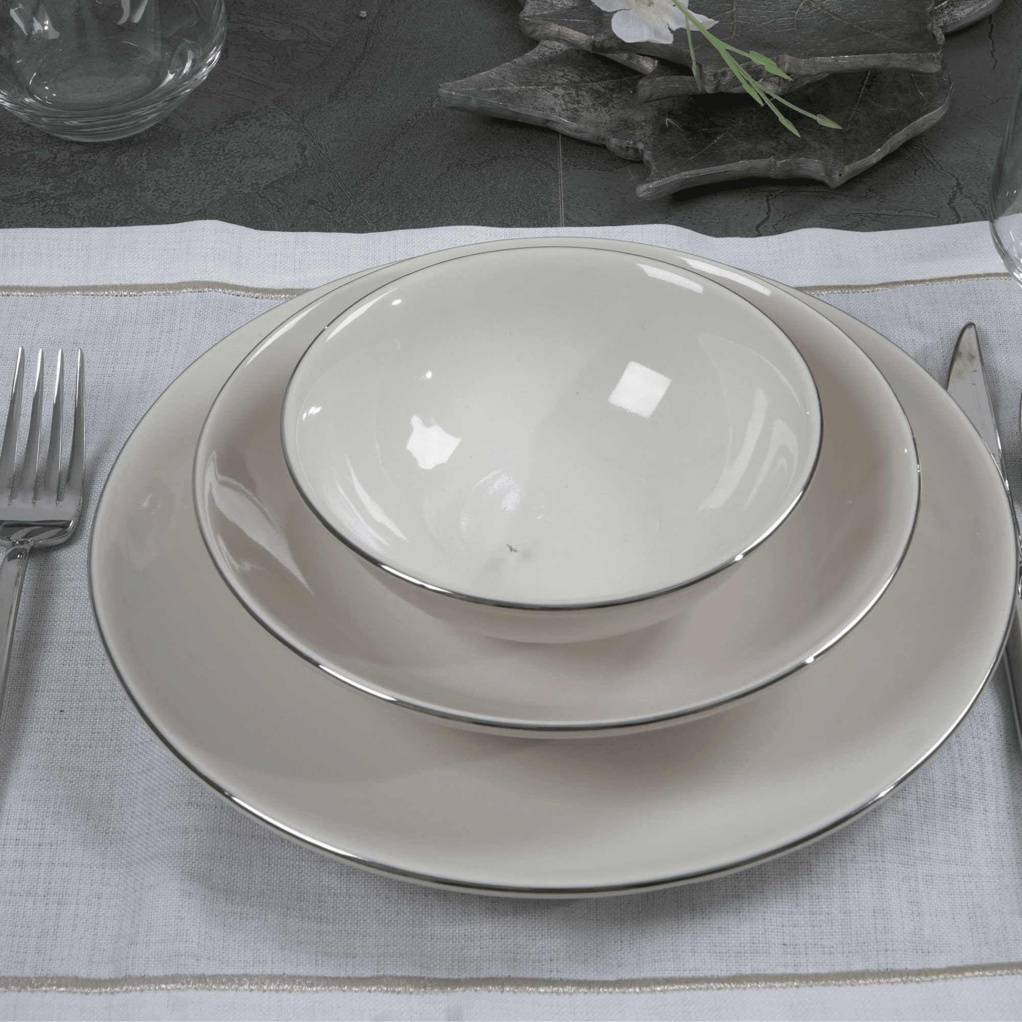 Ferozzi Sems 28-Piece Platinum Gilded Dinner Set