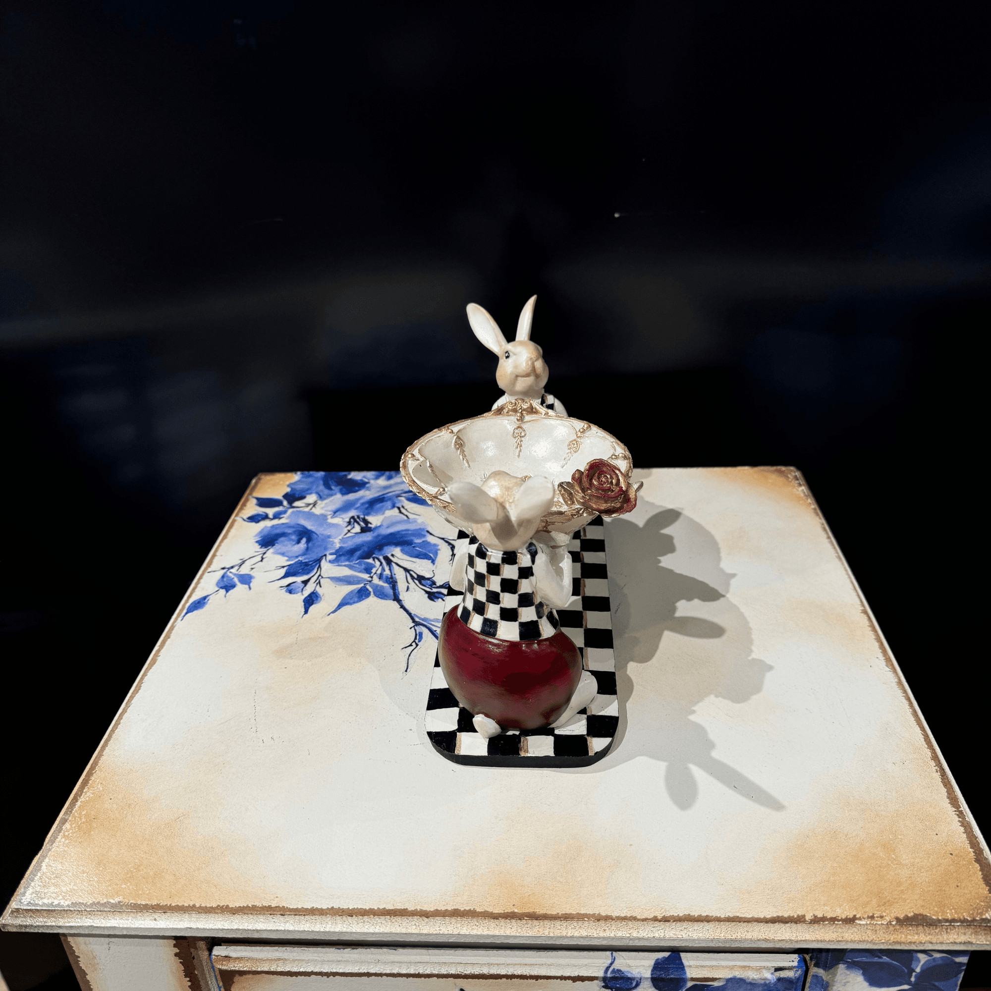 Ferozzi Handmade Happy Easter Bunny Scooter Figurine – Decorative Resin Easter Rabbits on Vespa for Spring & Holiday Decor