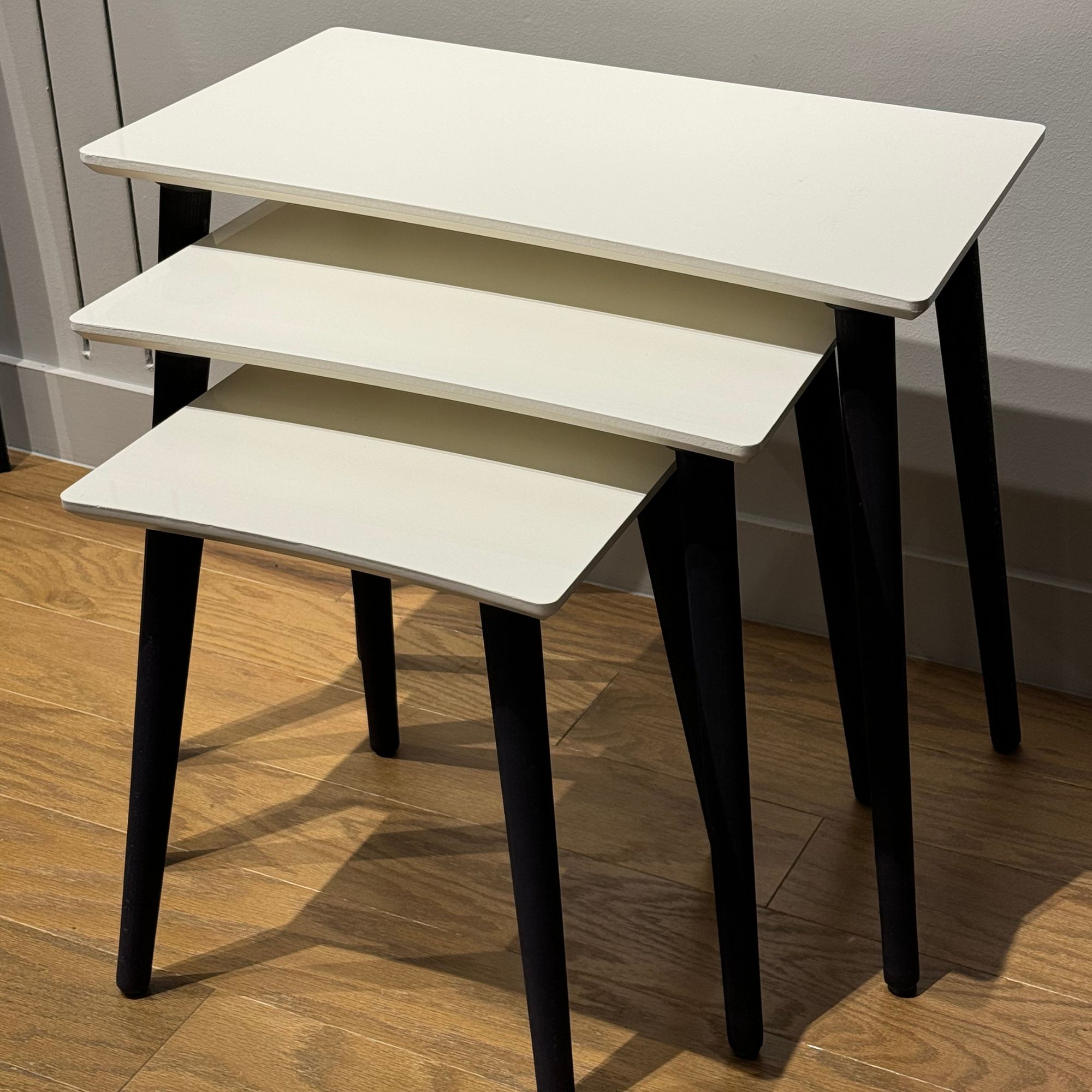 OE11 Nesting Table