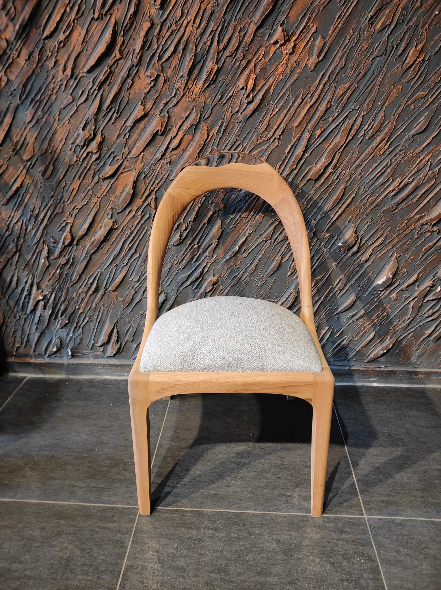 Modern Walnut Wood Chair – Stylish and Comfortable Wooden Seating