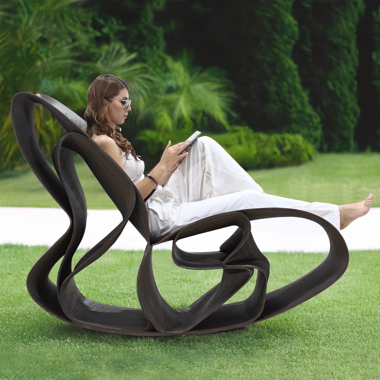 Ferozzi Infinity Lounger Customizable 3D-Printed Infinity Sun Lounger for Garden and Beach