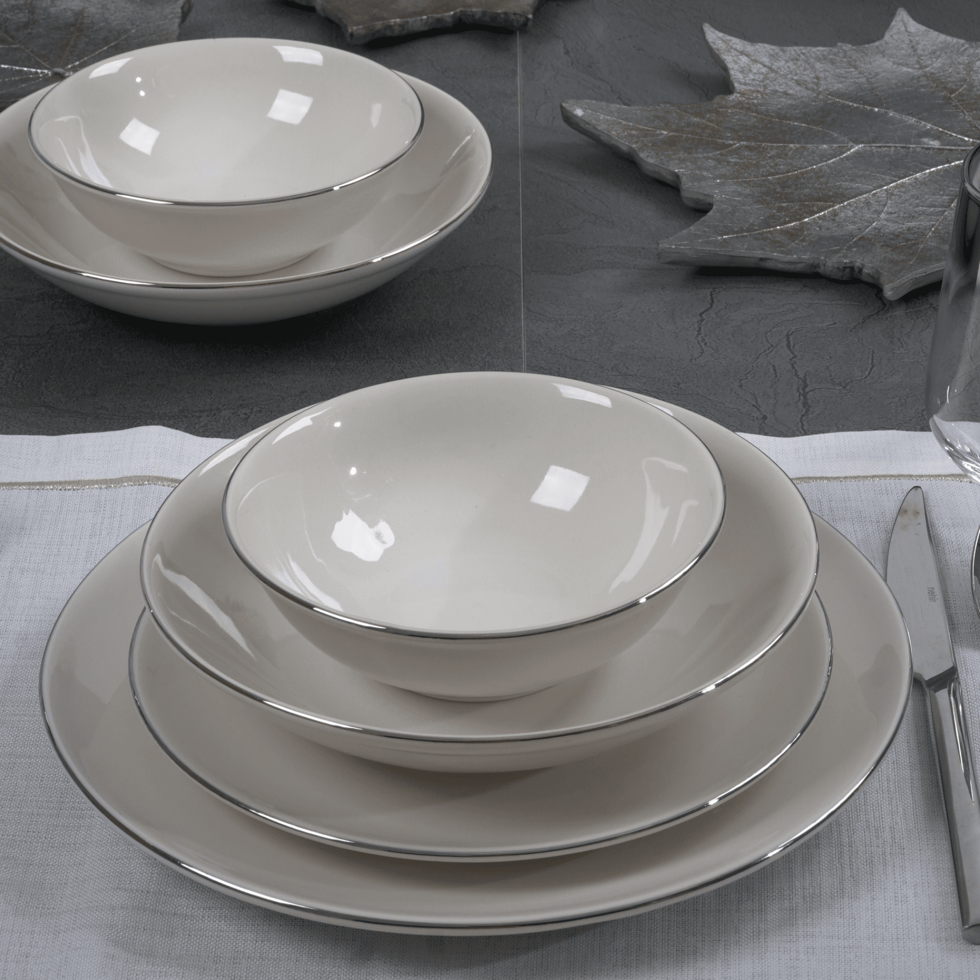 Ferozzi Sems 28-Piece Platinum Gilded Dinner Set