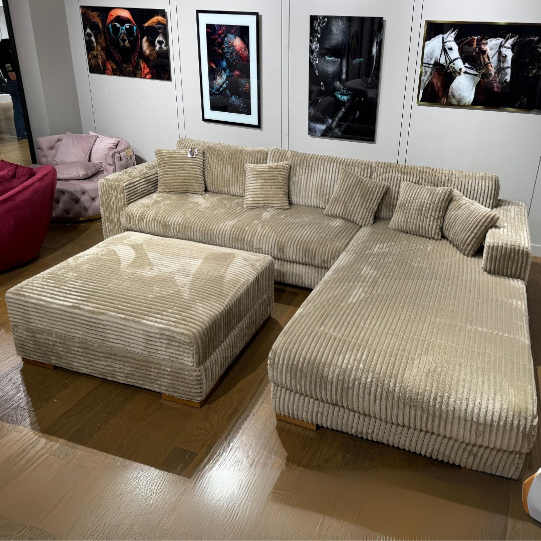 Ozii 4-Piece Sectional With Ottoman