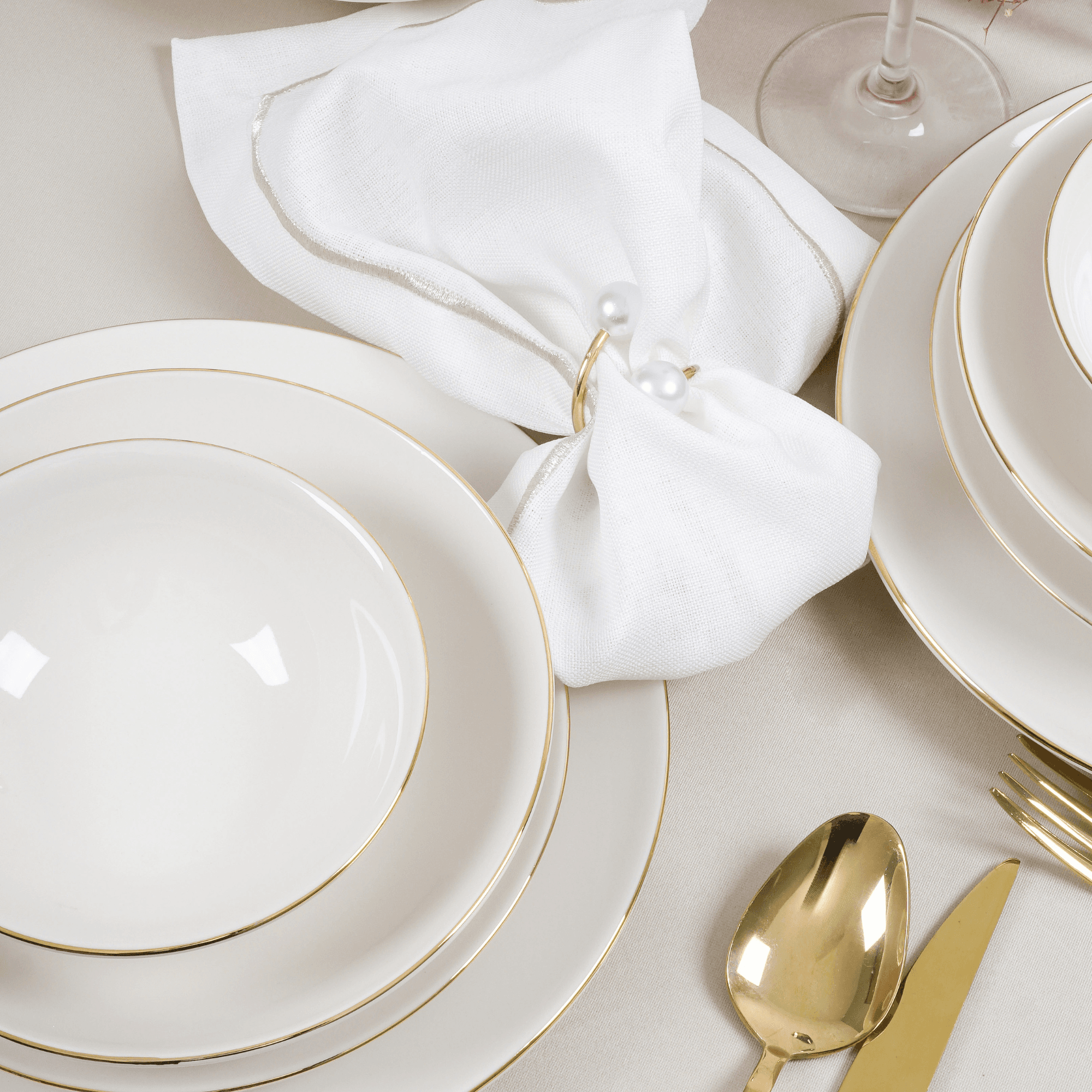 Ferozzi Sems Gilded 24-Piece Dinner Set – Elegant White Porcelain with Gold Rim