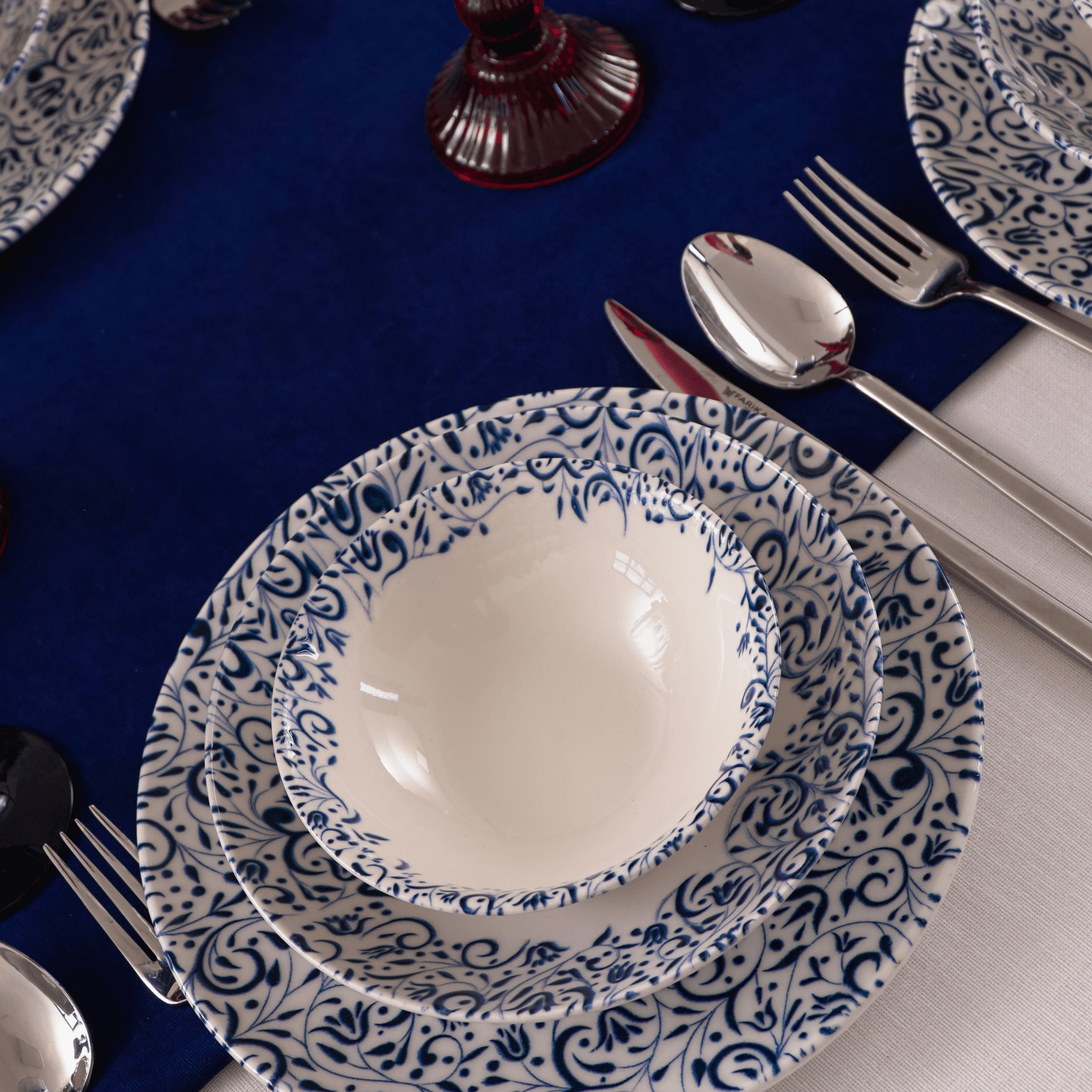 Ferozzi Laleli Digital Dinnerware Set - 24-Piece Porcelain Plates and Bowls with Elegant Blue Floral Pattern