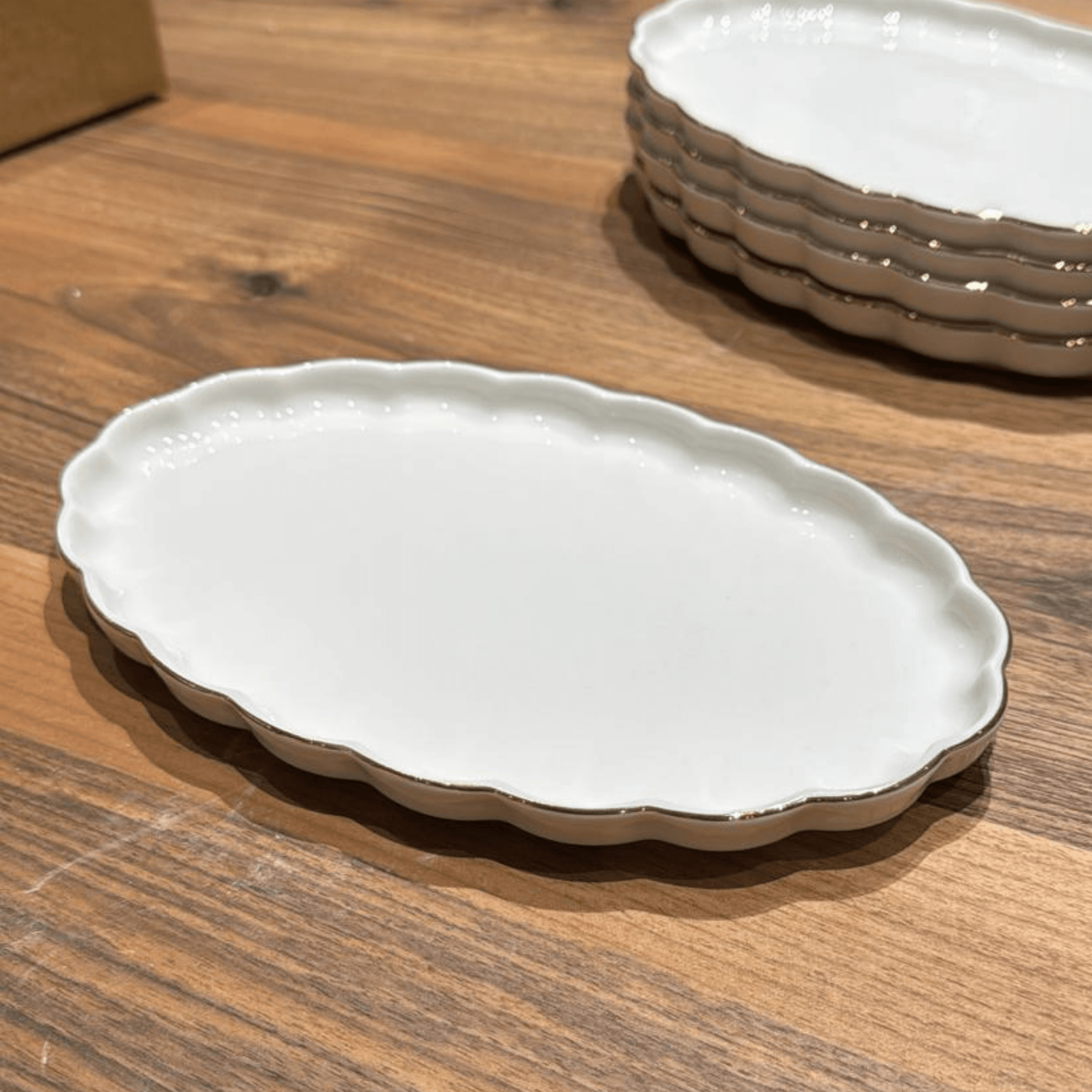 Habbe Gilded Oval Plate – 6 Pieces (26 CM) | Handmade White Porcelain with Gold Rim