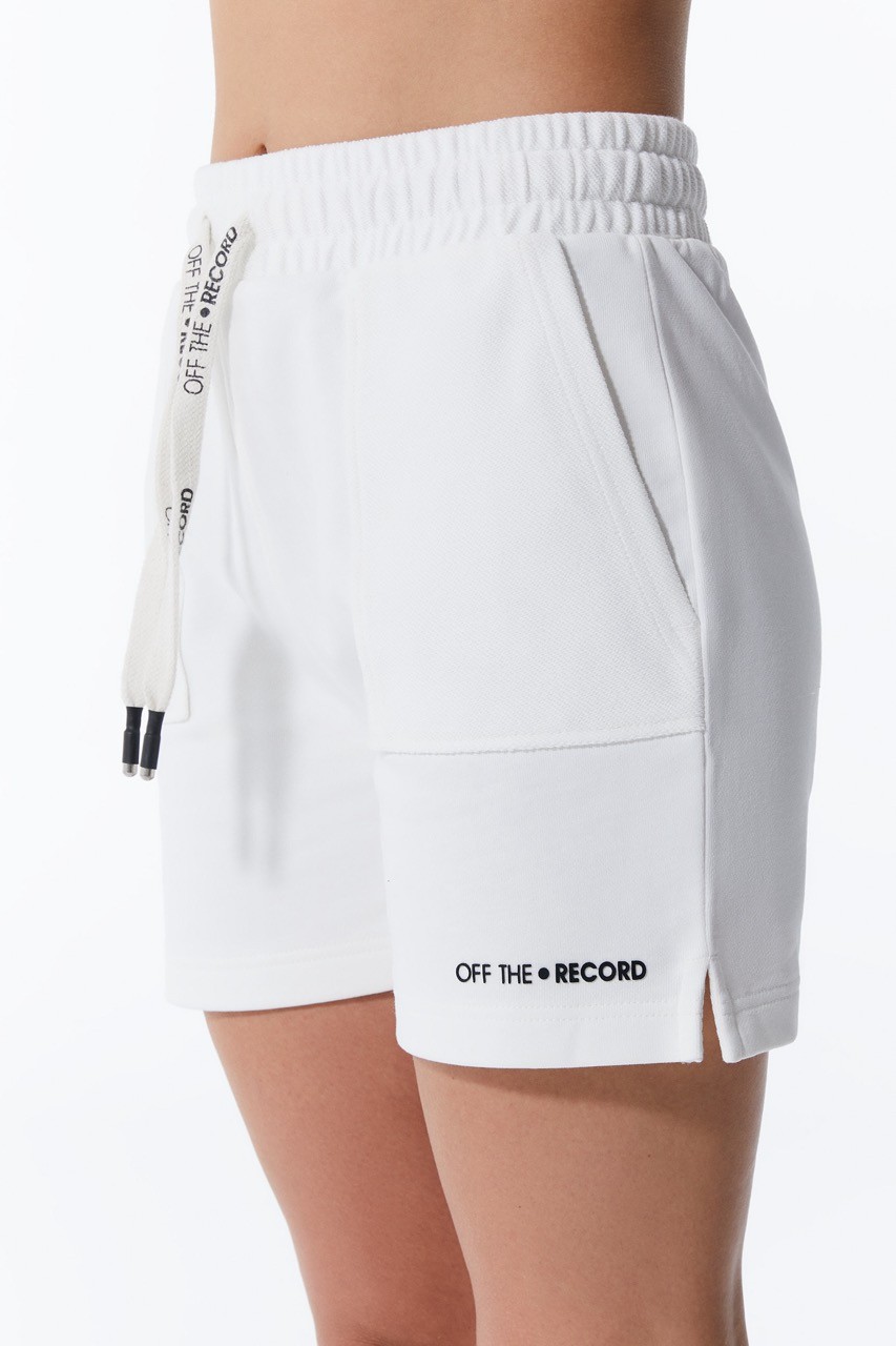 Weiße Shorts für Frauen mit Taschendetail