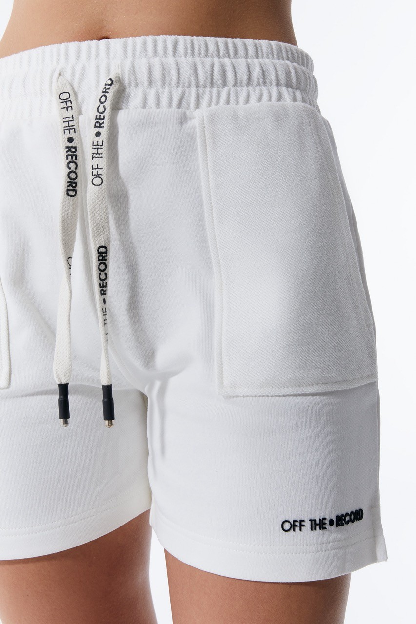 Weiße Shorts für Frauen mit Taschendetail