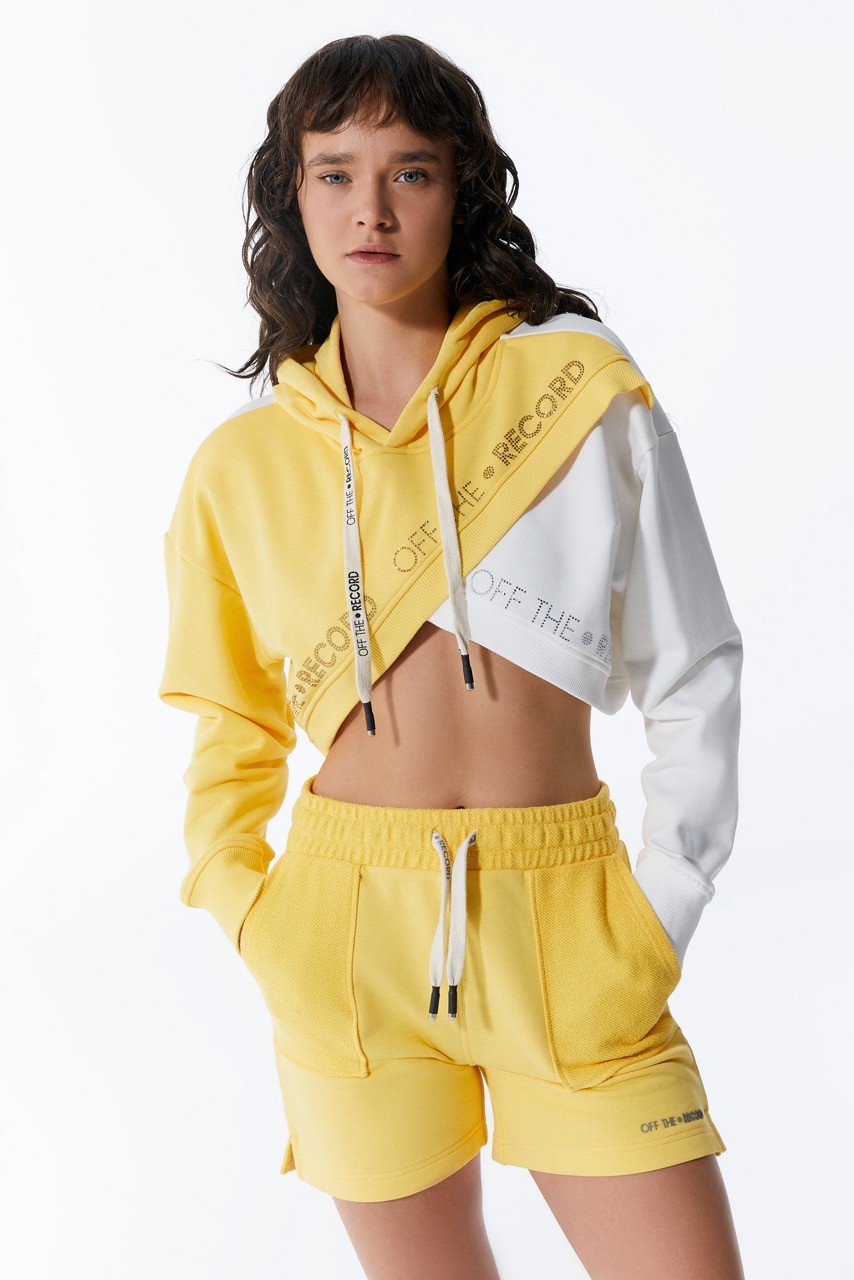 Gelb-weißer Crop Hoodie für Frauen