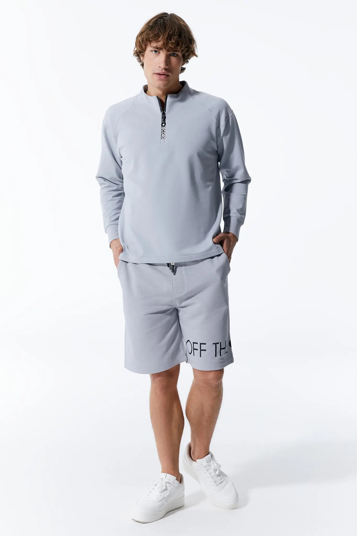 Grau Basic-Shorts mit weitem Bein und Logo