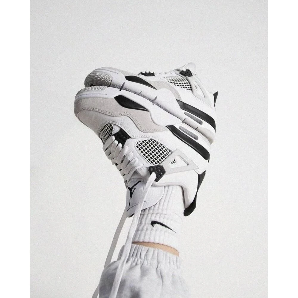 Air Jordan Retro 4 Military Black