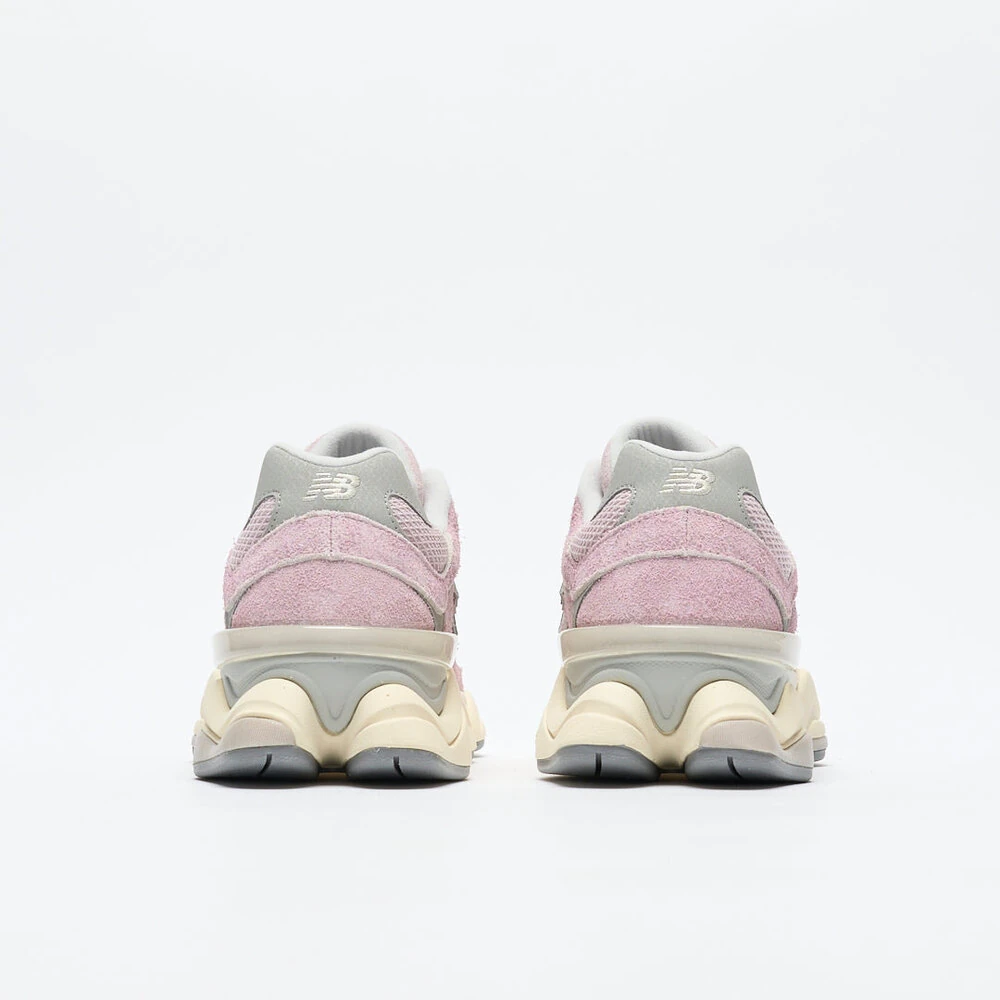 New Balance 9060 "December Sky" Pink