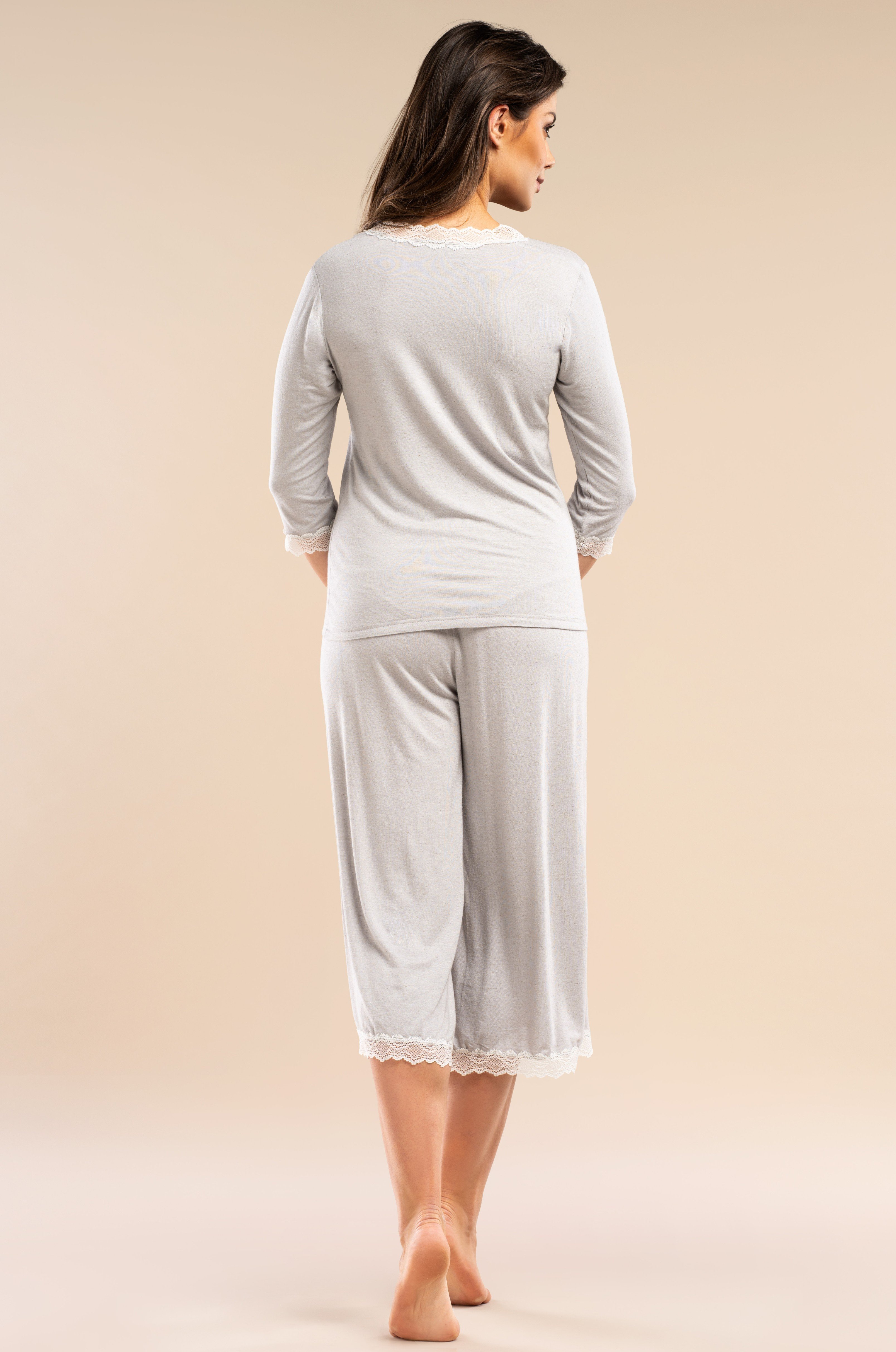 Damen Schlafanzug mit Culotte – Grau meliert mit Spitze aus Viskose-Leinen-Mix
