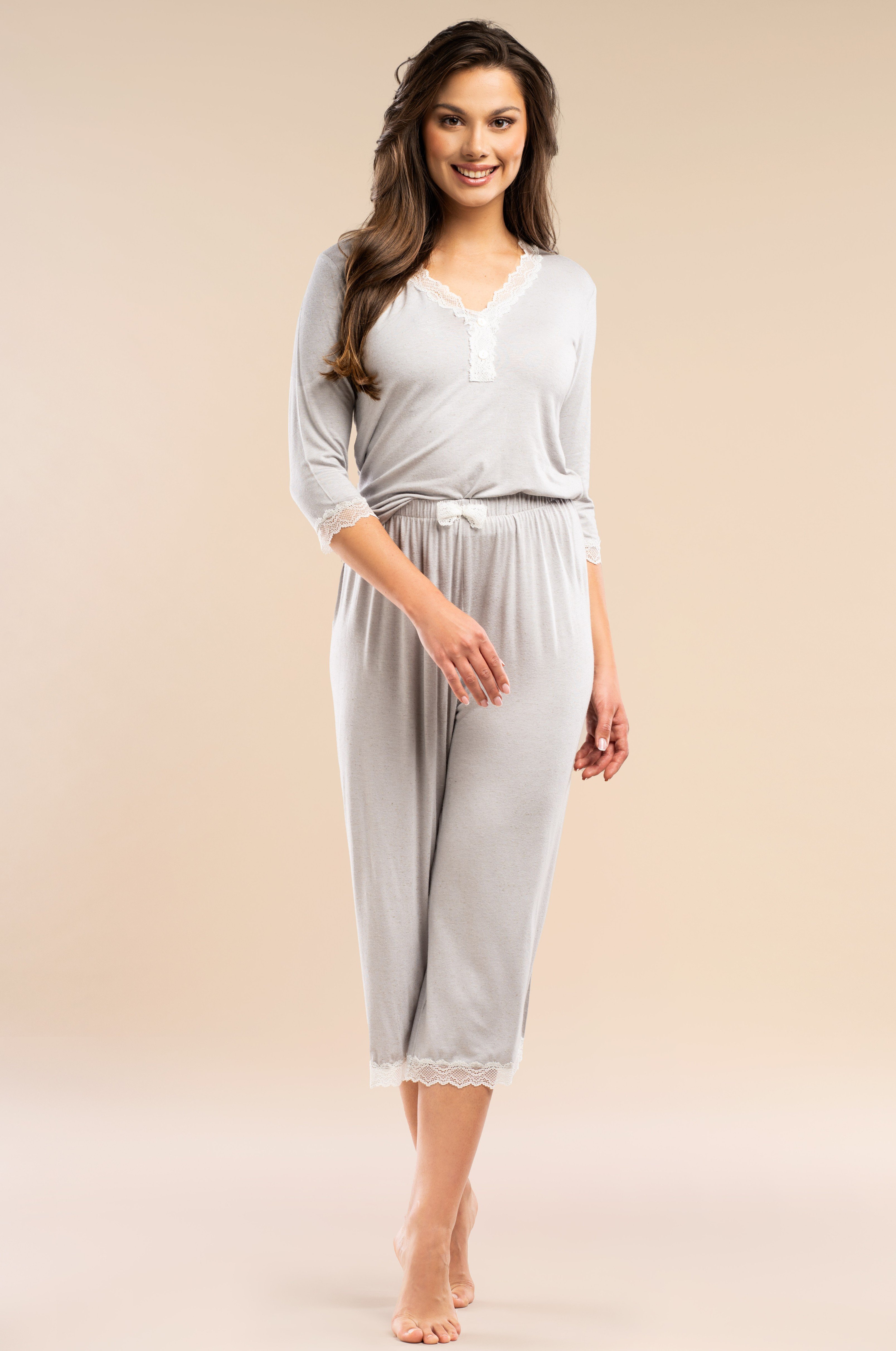 Damen Schlafanzug mit Culotte – Grau meliert mit Spitze aus Viskose-Leinen-Mix
