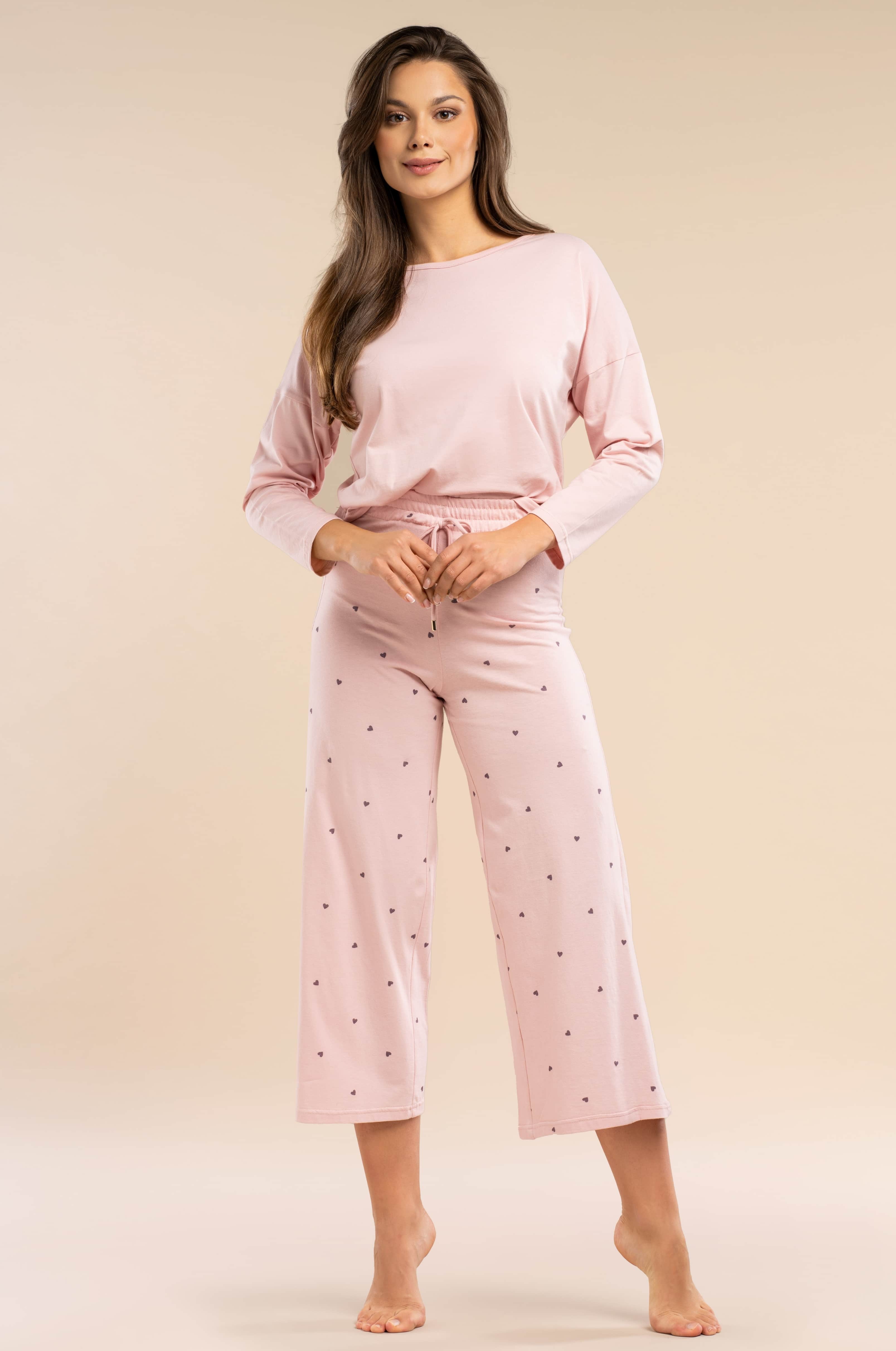 Damen Pyjama mit Langarmshirt & 7/8-Hose | Herzchenmuster in Dunkelgrau auf Rosa, 100 % Baumwolle
