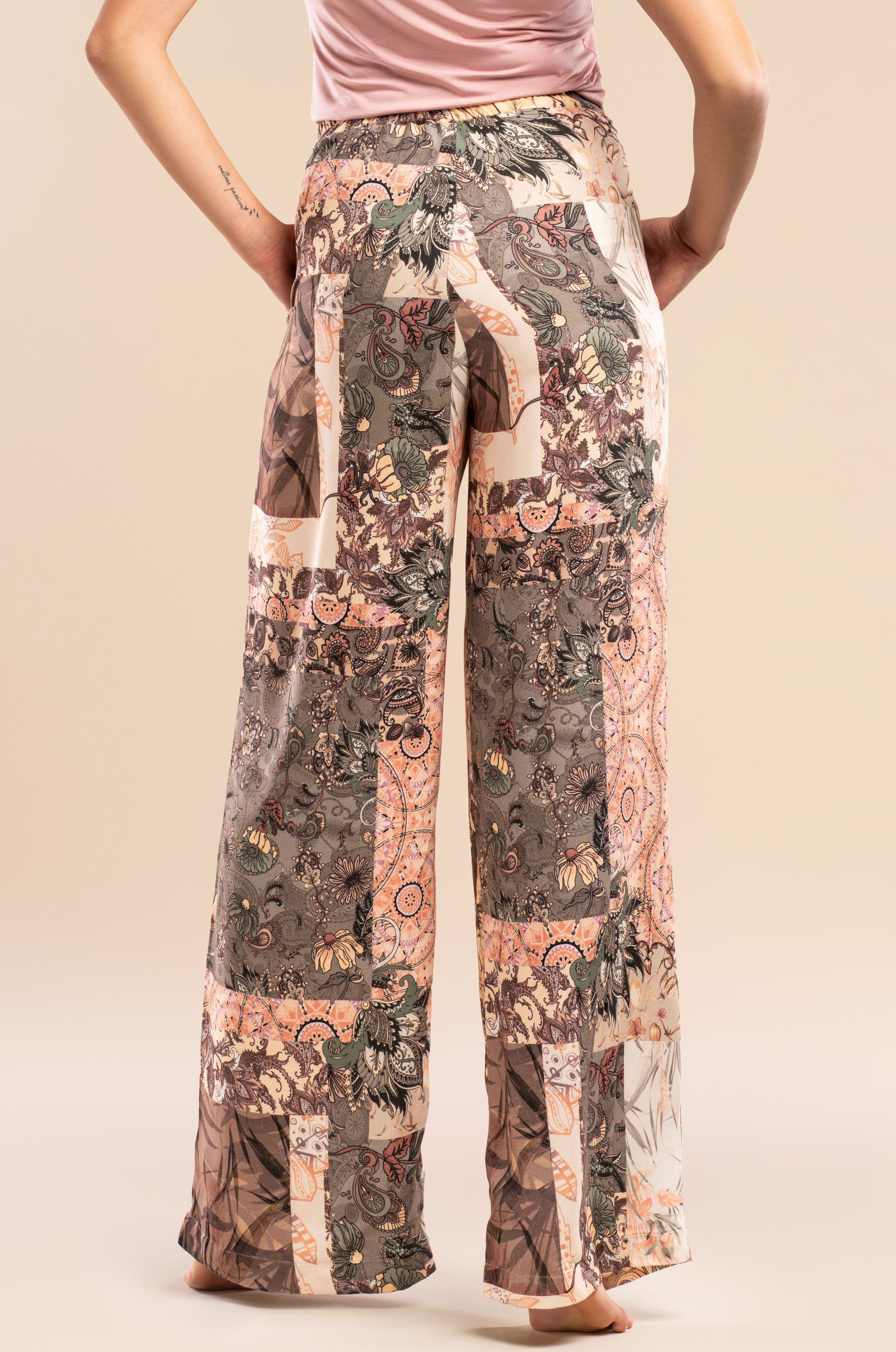 Damen Satin-Pyjama-Hose – Bohemian Patchwork Design mit weitem Bein & elastischem Bund