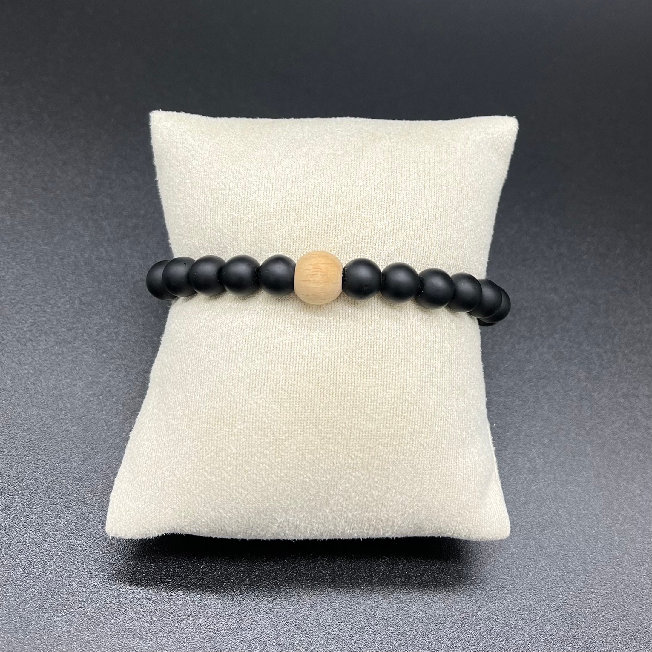 Onyx AMARU Armband (8mm)