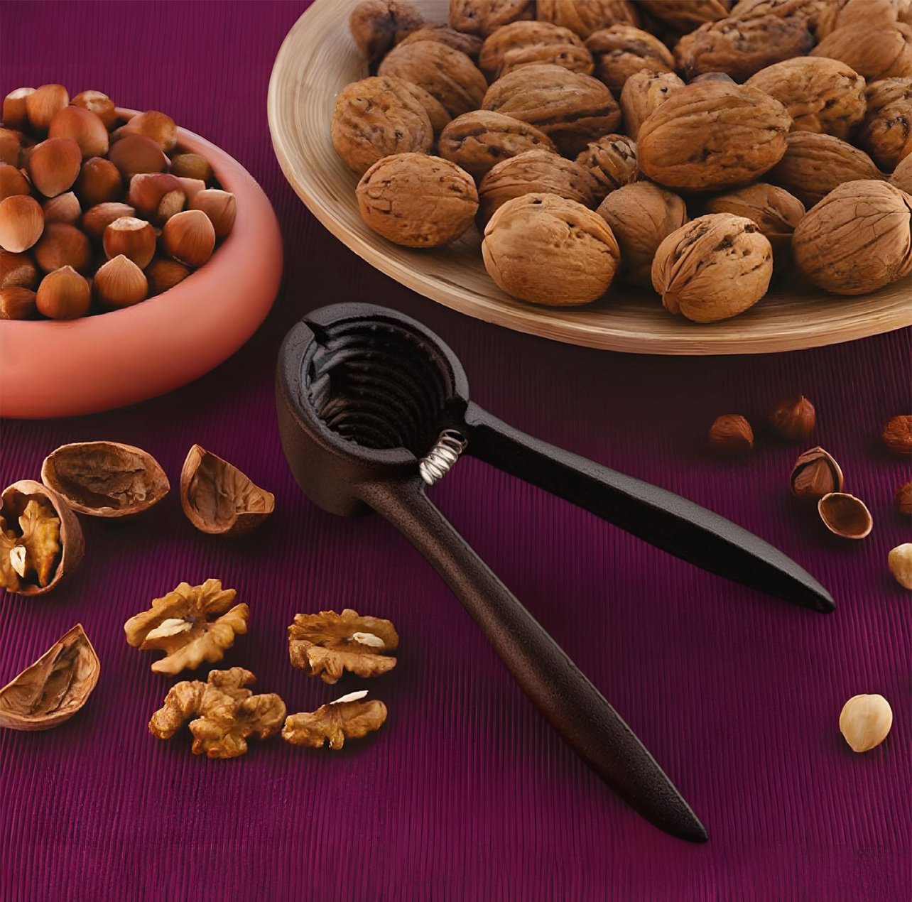 CAZORIA Cast Peanut  & Walnut Cracker - Black