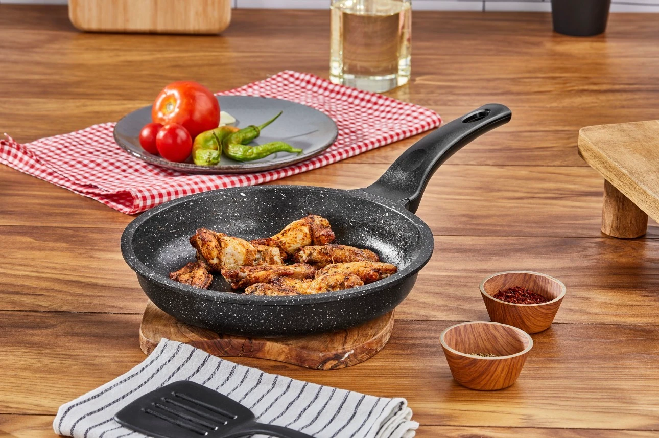 CAZORIA Tigaie 24 cm - Negru