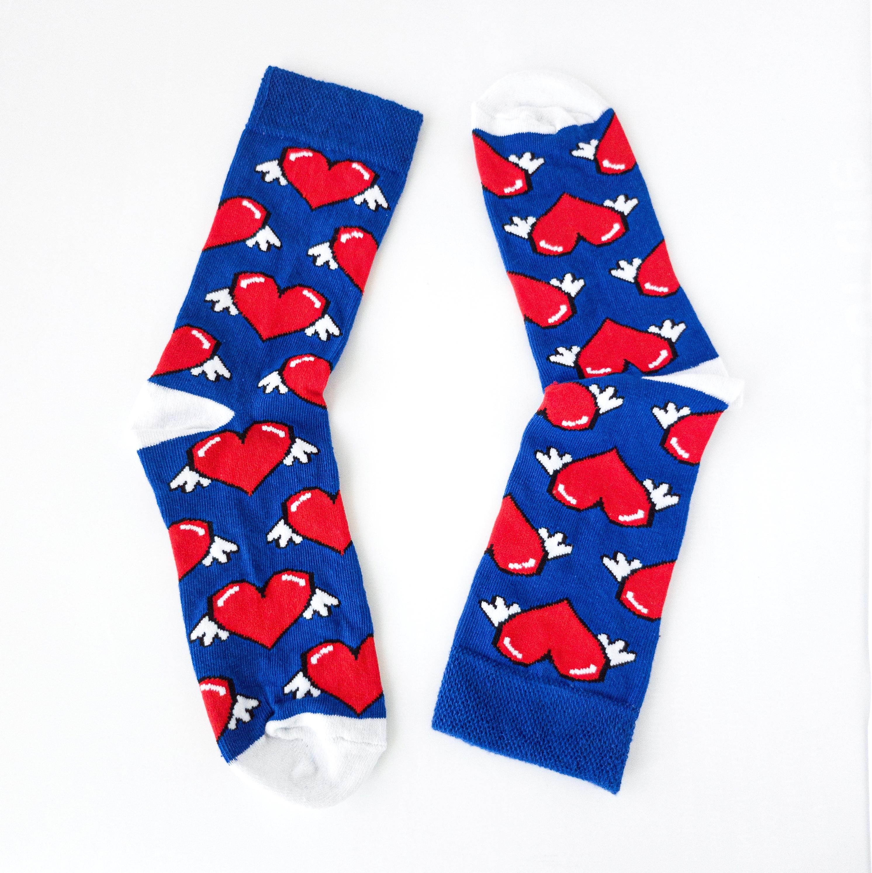 Blaues rotes Herz Socken