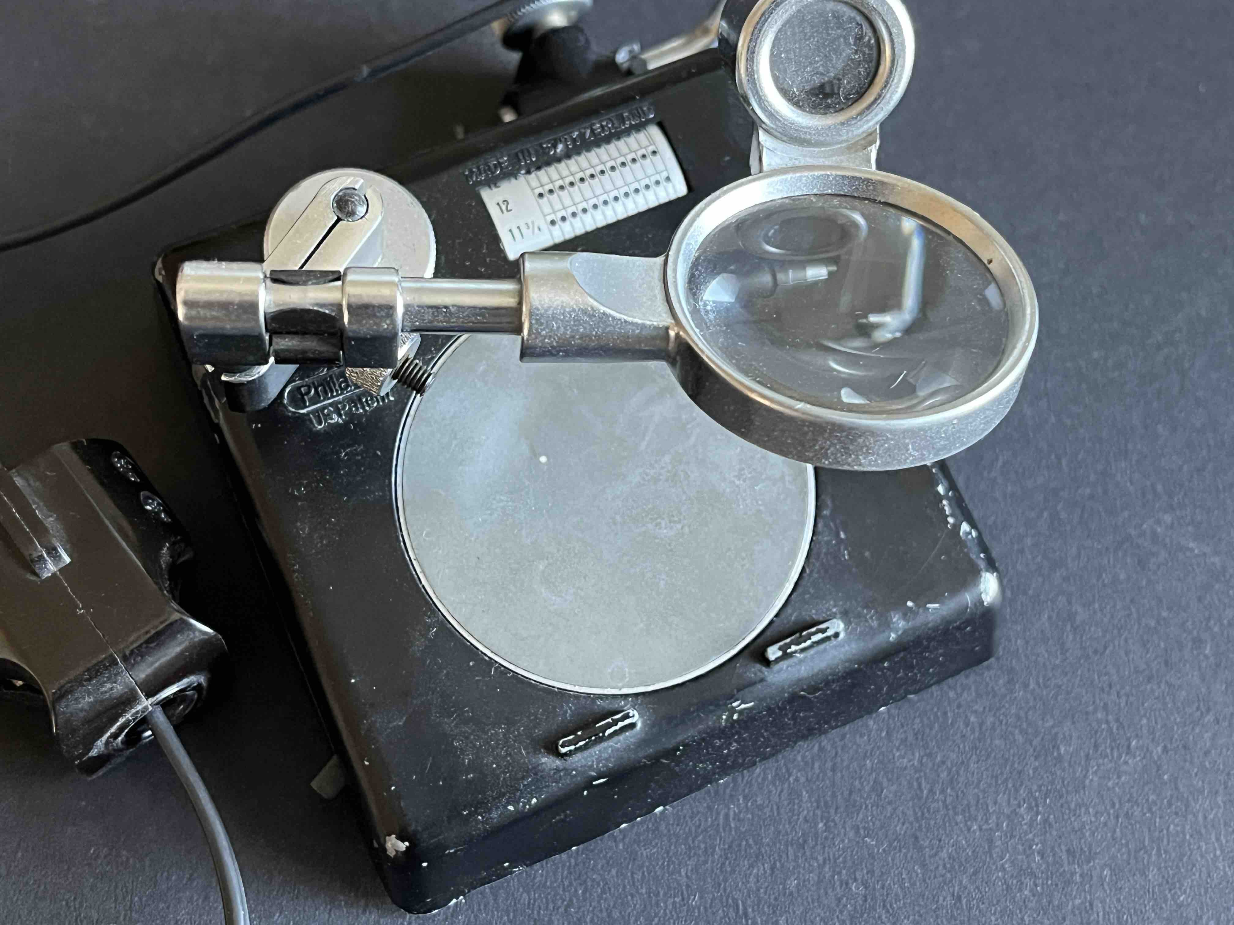 Briefmarken Lupe und Bestimmungsgerät 40er Jahre des 20. Jhd