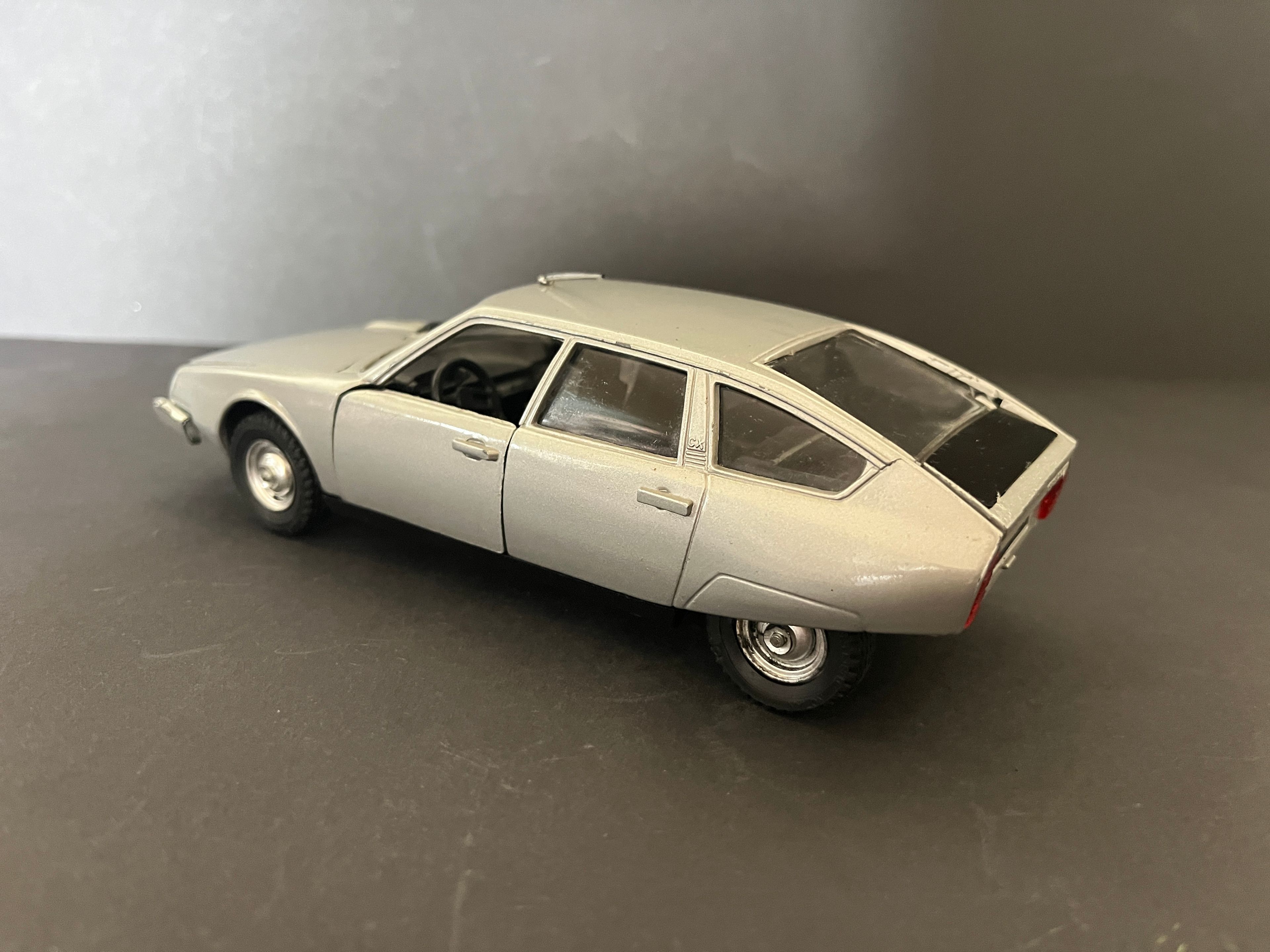 POLISTOL Model #38 Citroen CX2200 1:25