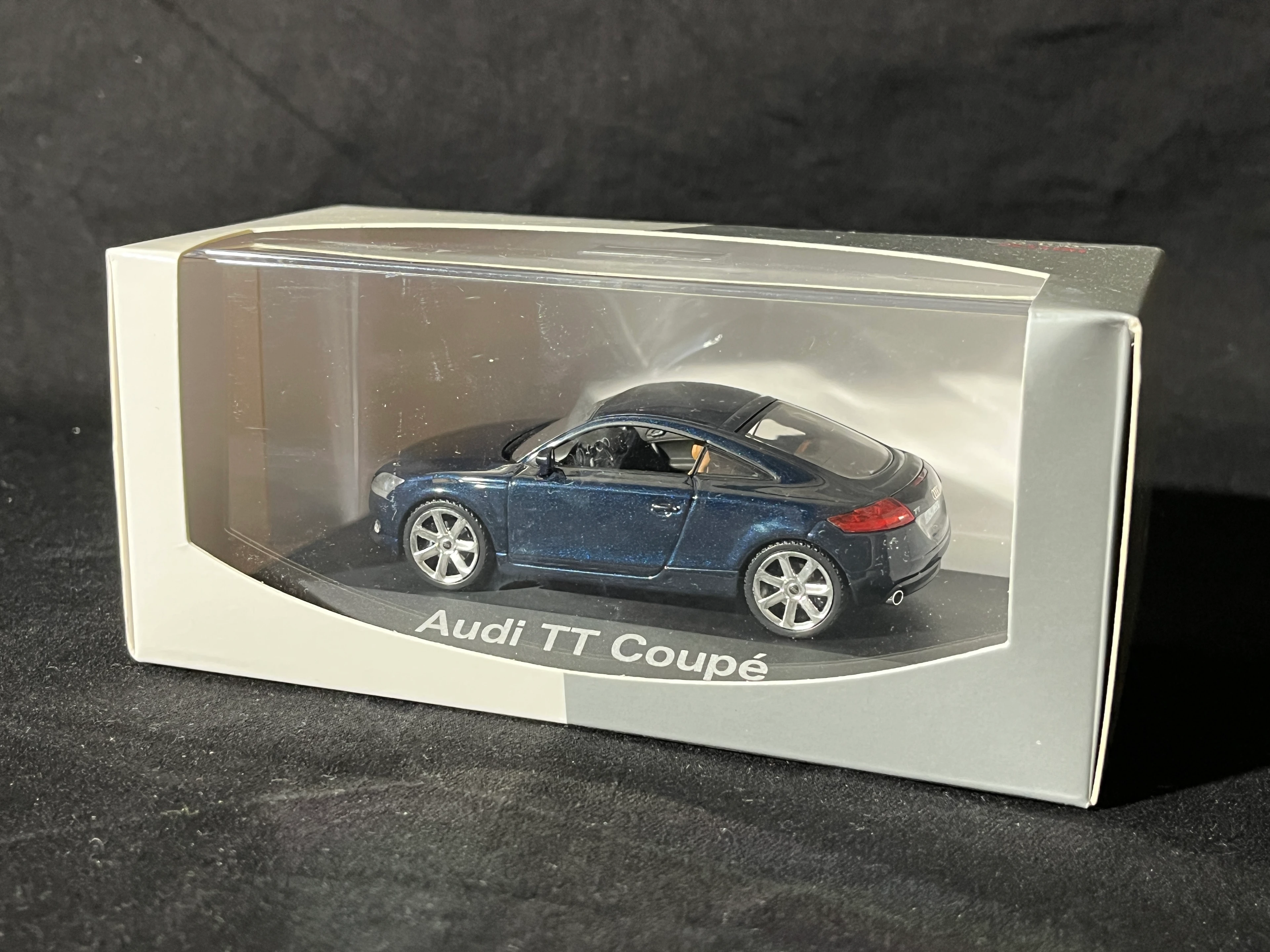 Audi TT Coupe Werbemodell der AUDI AG 1:43 blaumetallic in OVP