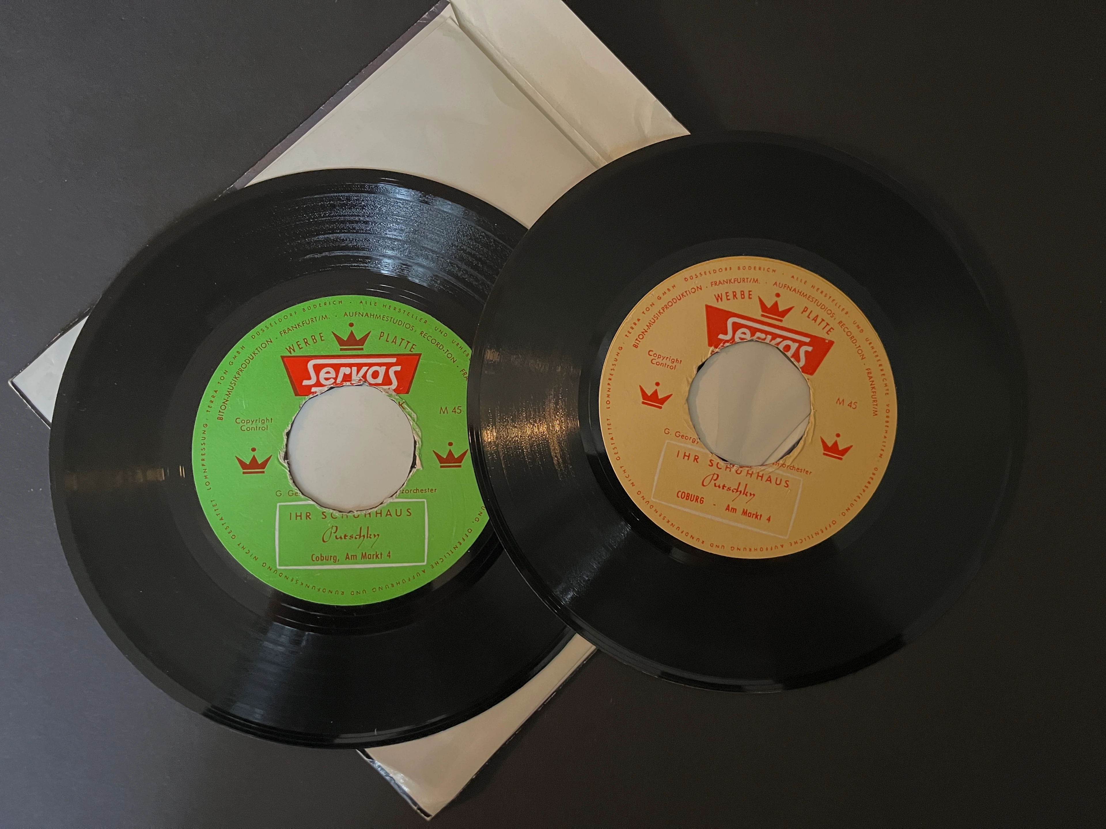 3x Werbesingle aus den 50er Jahren in Papierschuber Schuhaus Coburg