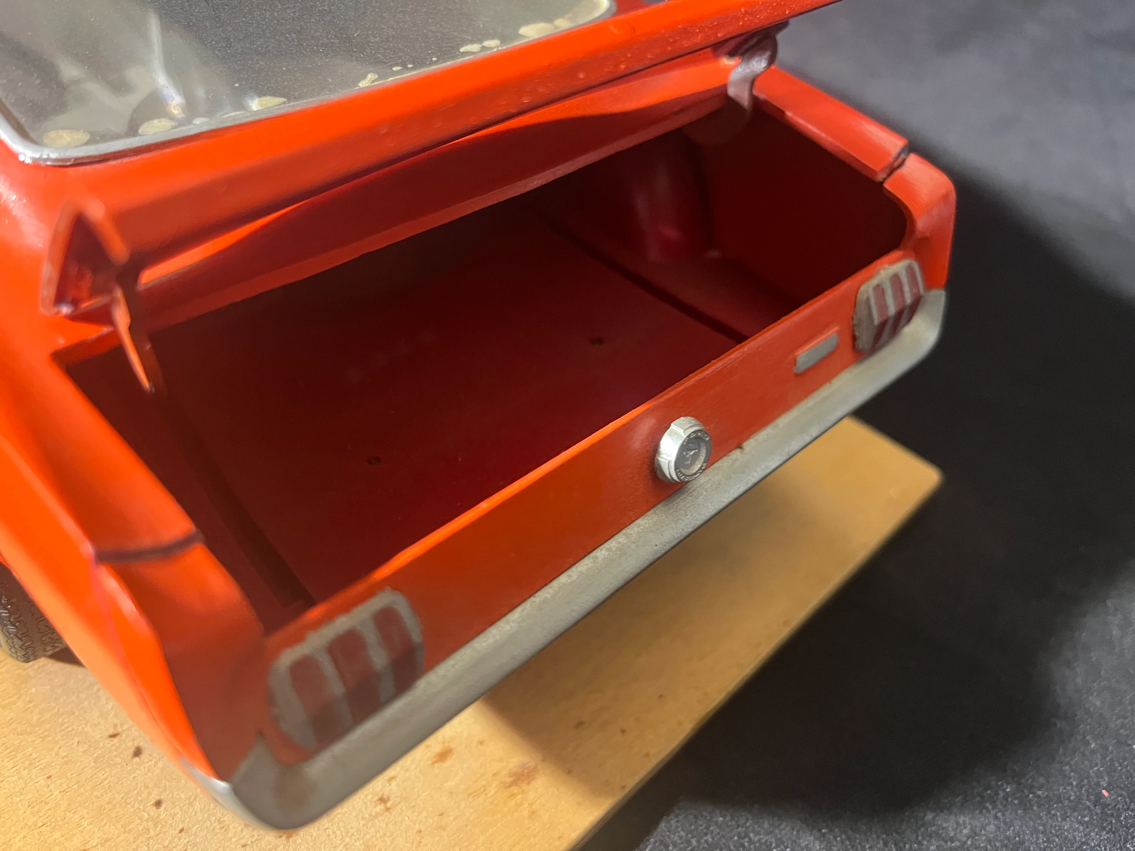 DK003 FORD Mustang REVELL 1:12 orange "Scheunenfund" mit Patina