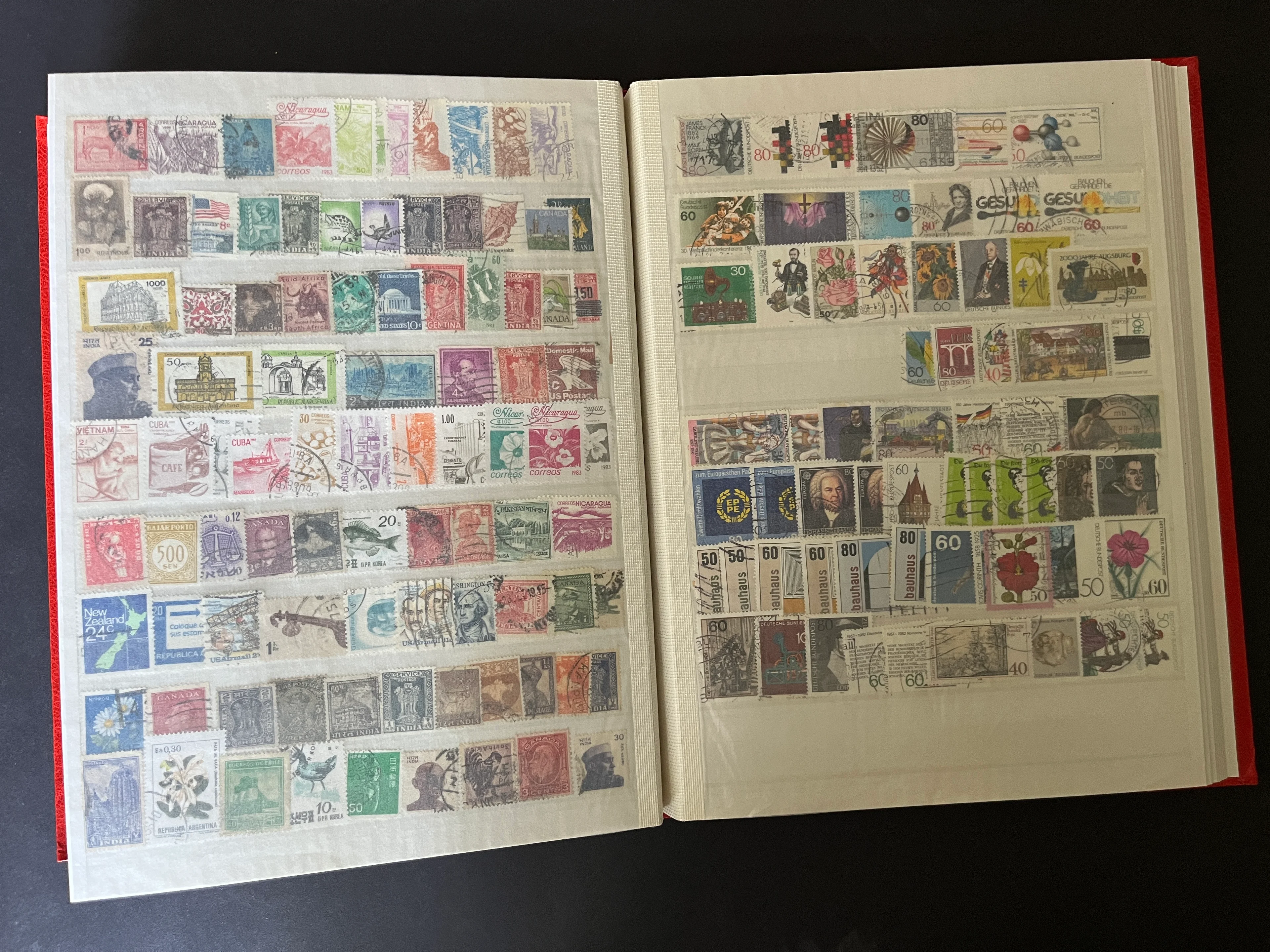 Briefmarken Album Alle Welt gemischt 0030