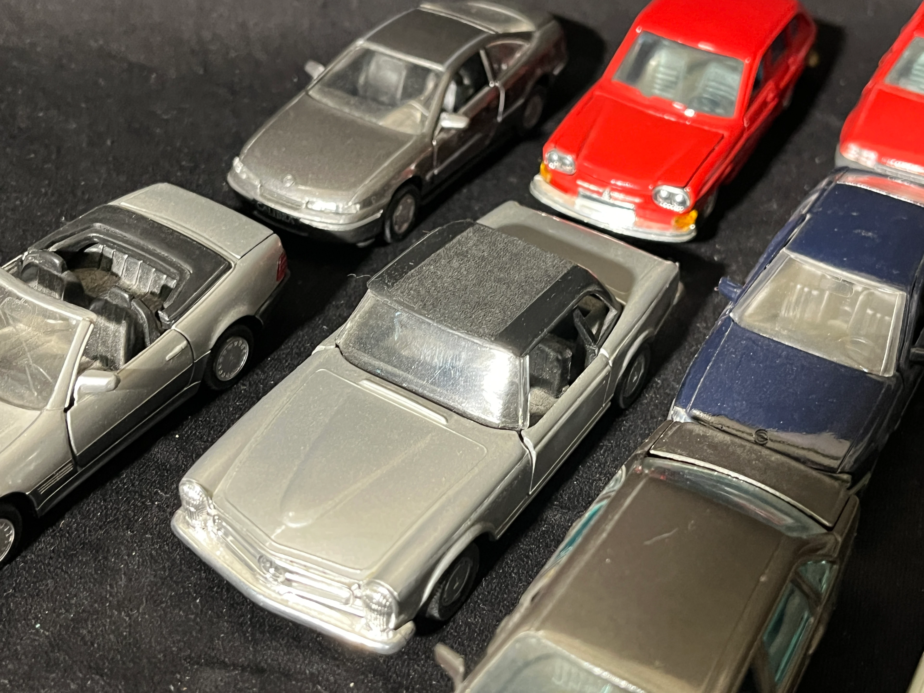 DK001 GAMA 1:43 Konvolut an 23 Fahrzeugen unbespielt ohne OVP