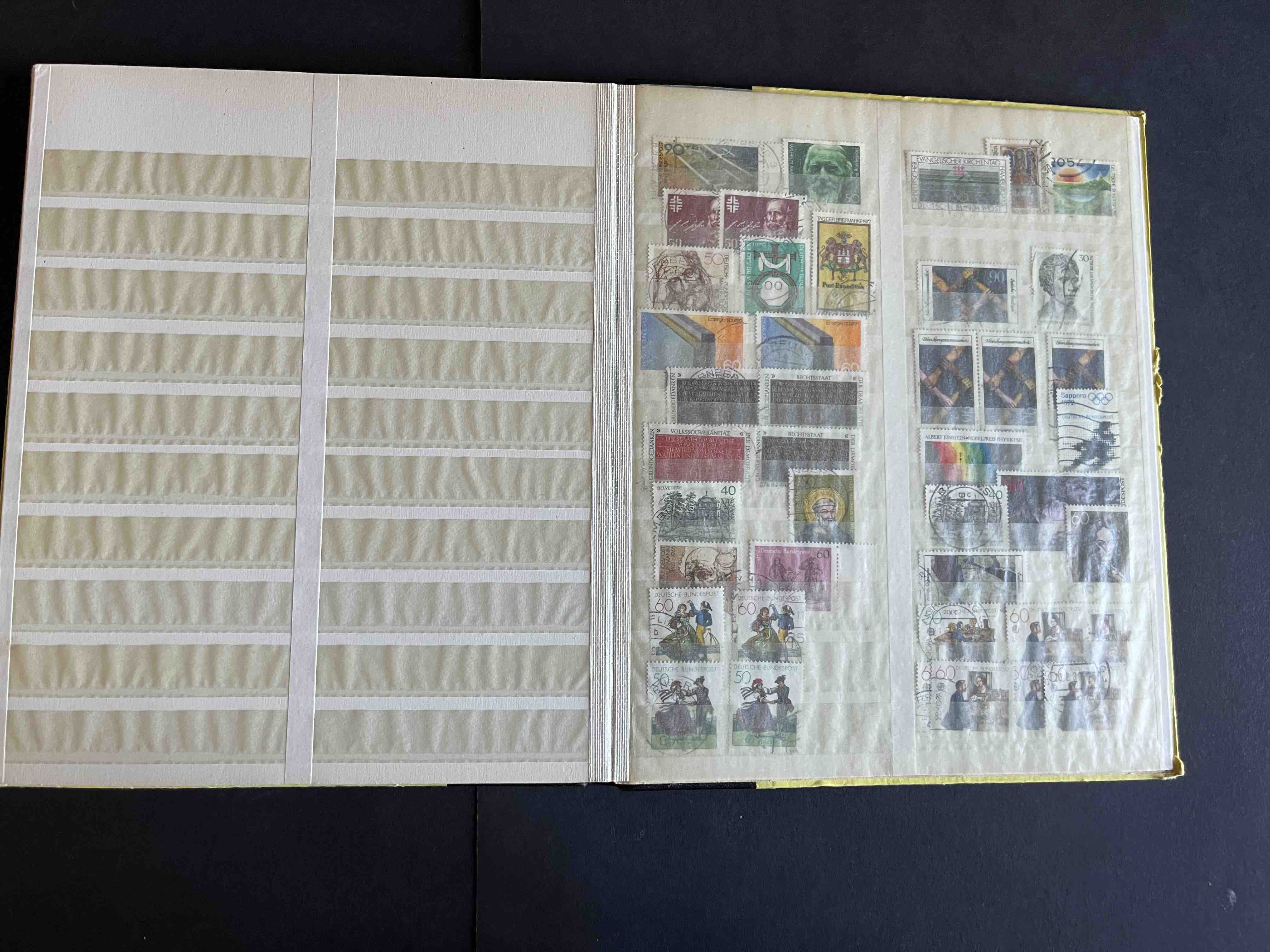 Briefmarken Album Bundesrepublik Deutschland gemischt 022