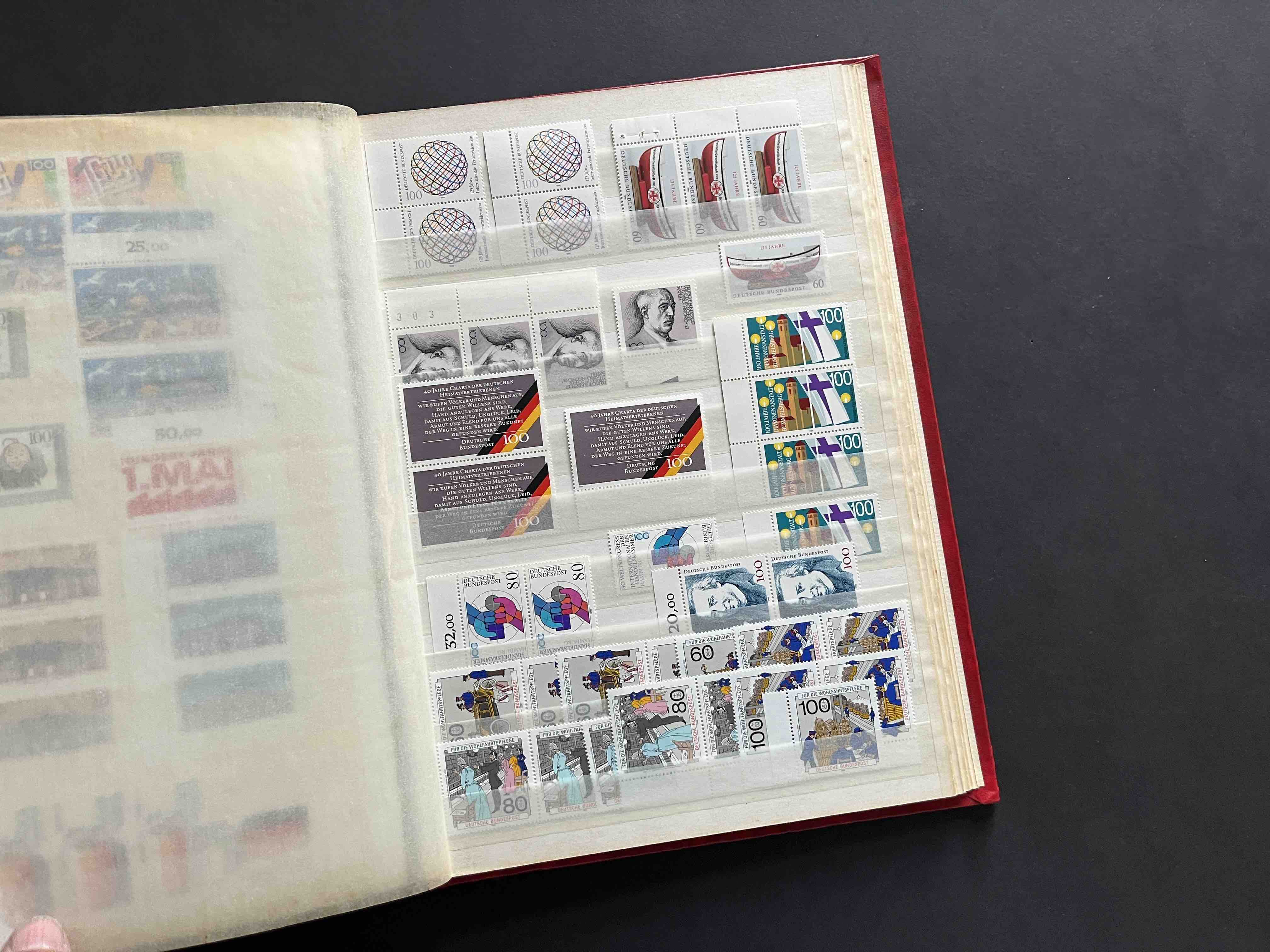 Briefmarken Album Bundesrepublik Deutschland  80er/90er postfrisch gestempelt 0026