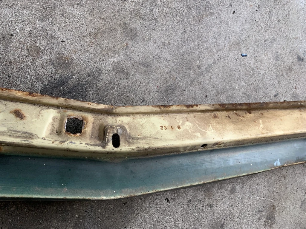 FORD Mustang 1966 Blechverkleidung unter Kühlergrill OEM