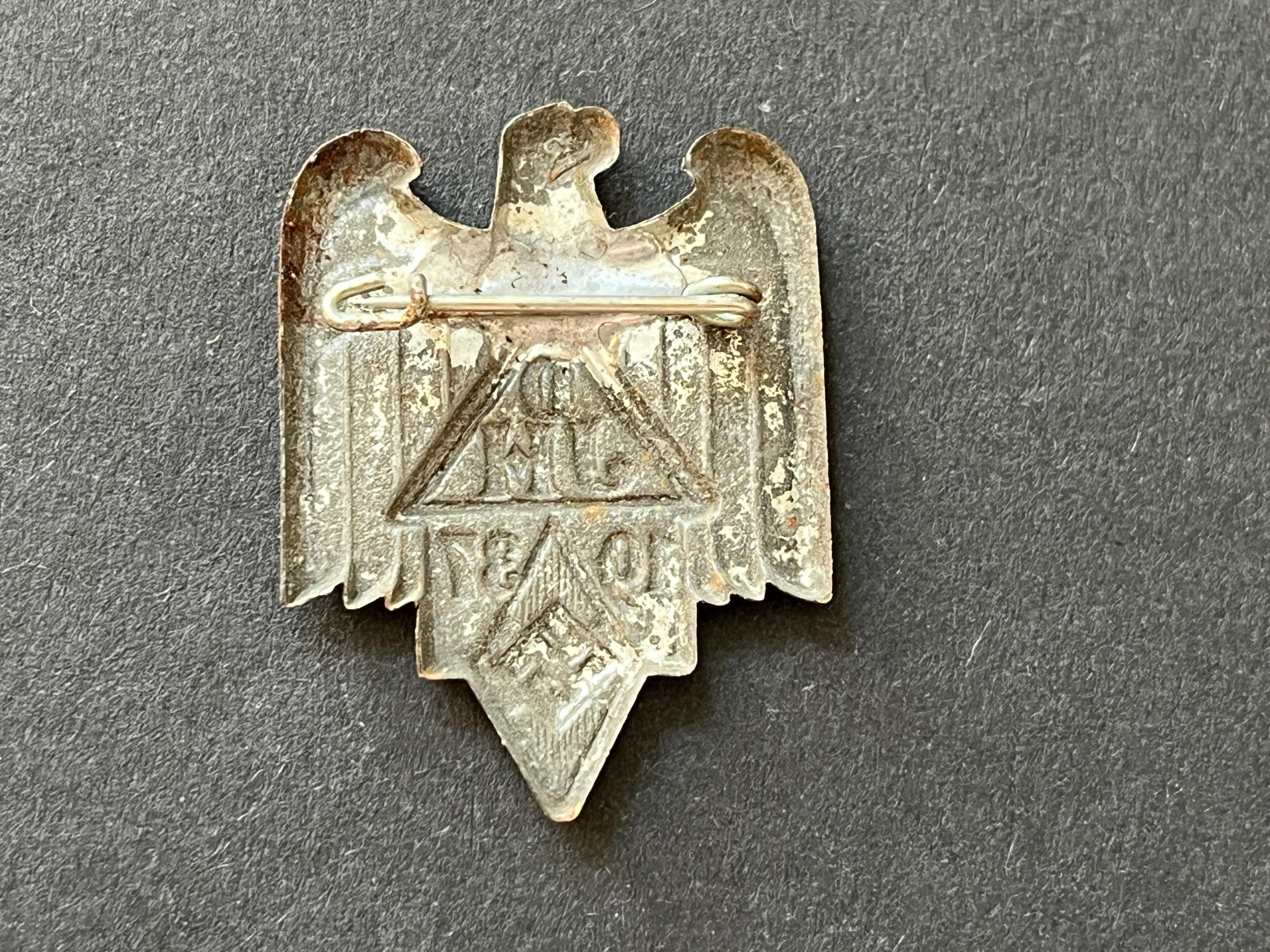 Verbandsabzeichen - "Deutsche Jugendherbergen 1937" auf Adler