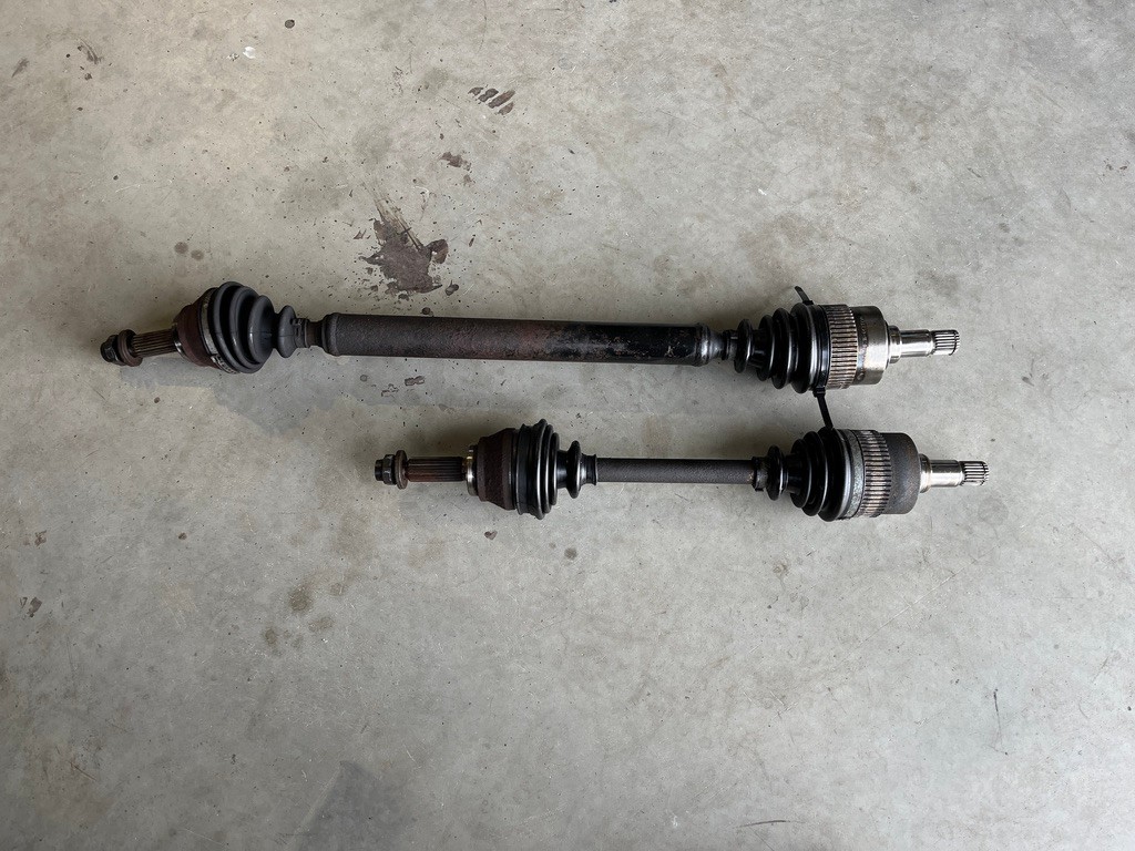 Ford Escort MKIV (1986-1989) Antriebswellen RH und LH
