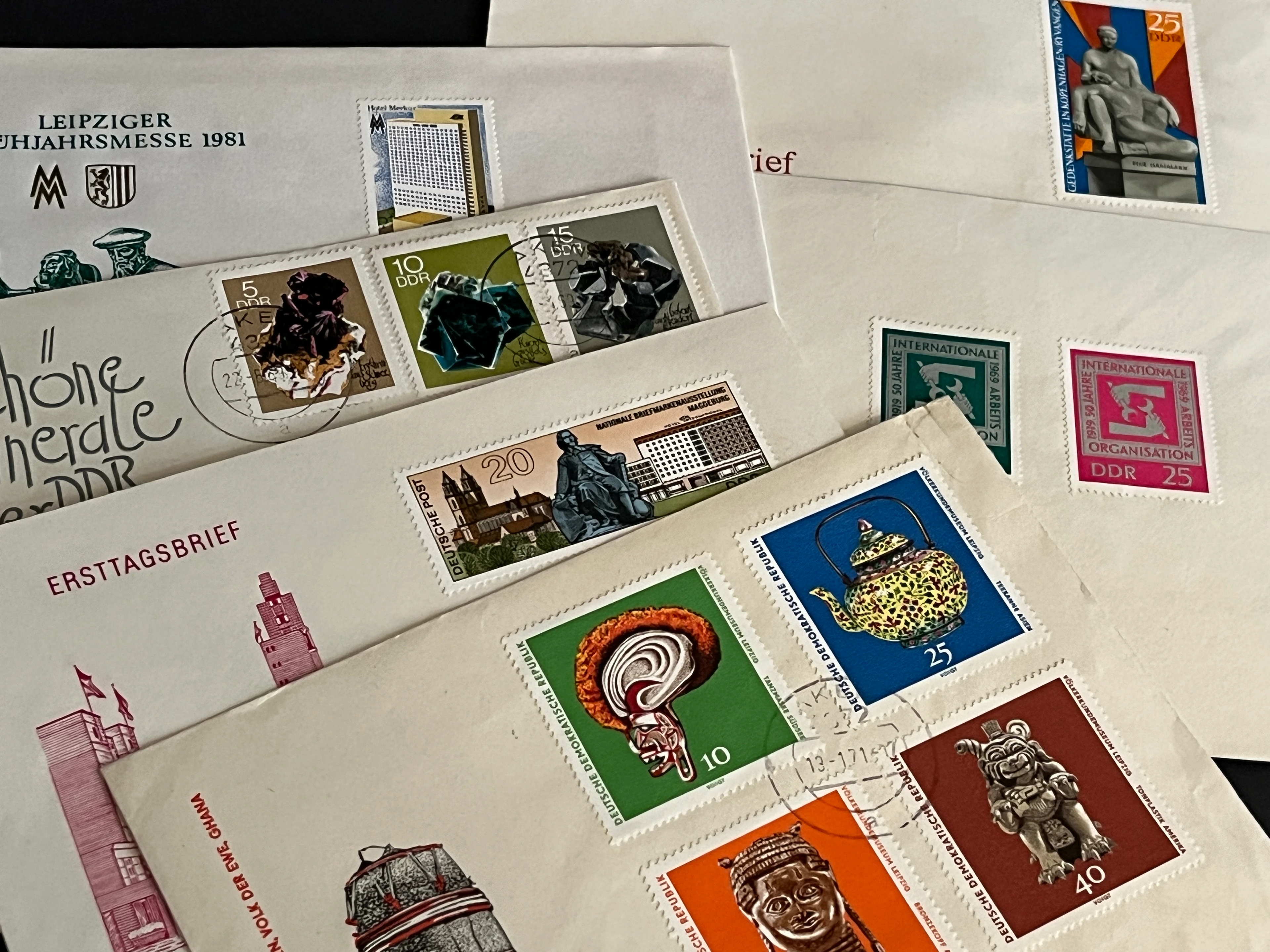 Sammlung von 43 Ersttagsbriefen DDR  Deutsche Demokratische Republik