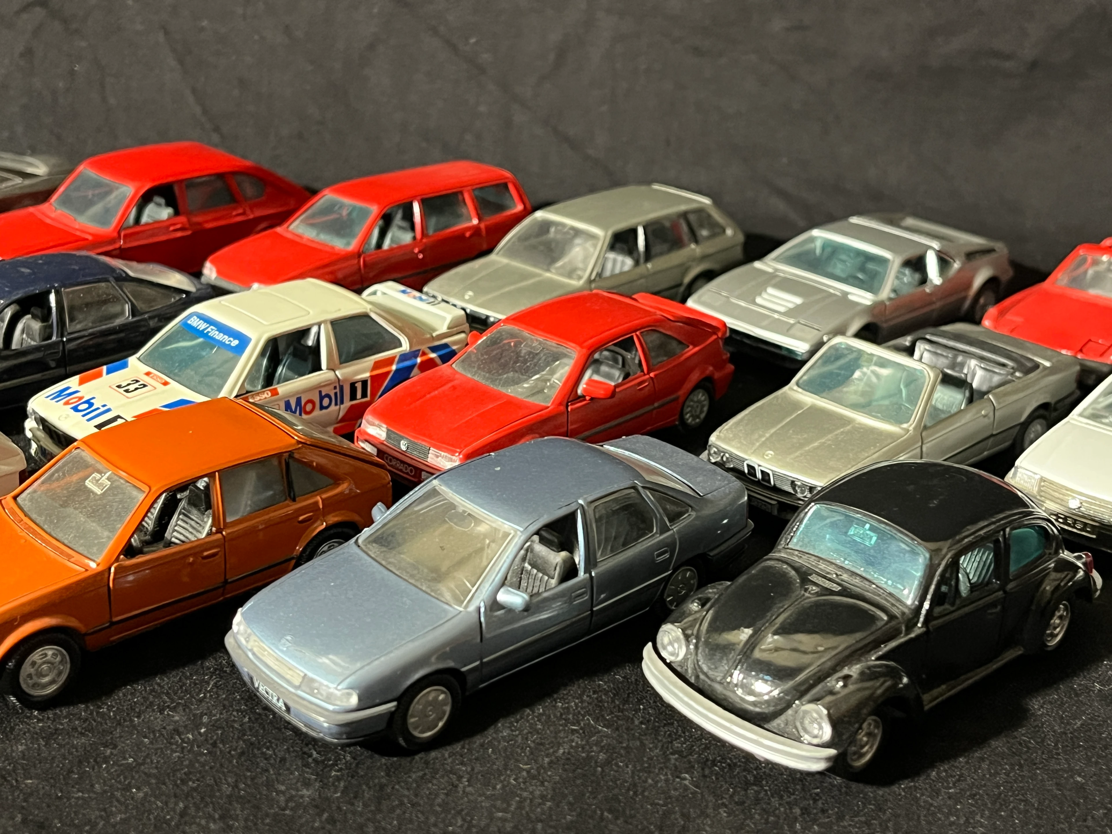 DK001 GAMA 1:43 Konvolut an 23 Fahrzeugen unbespielt ohne OVP