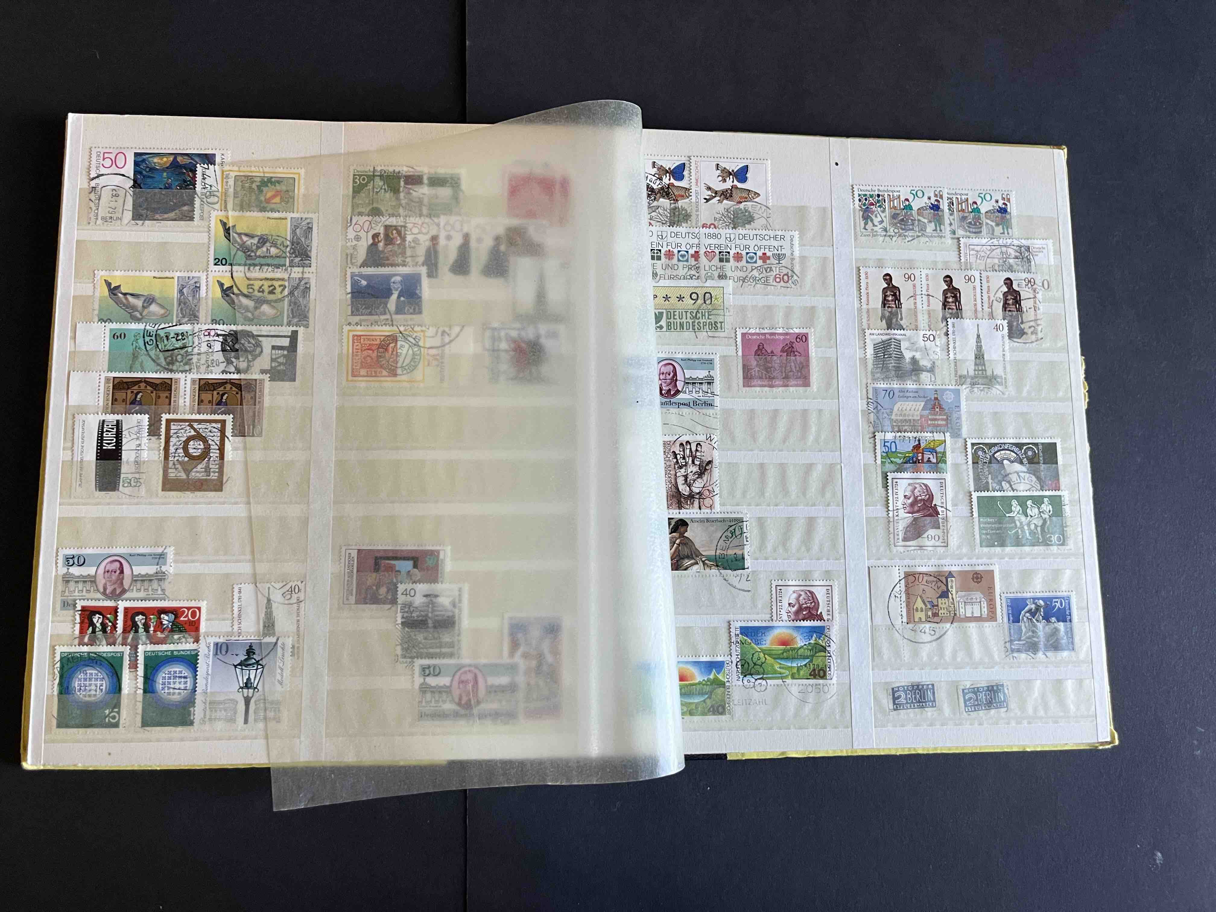 Briefmarken Album Bundesrepublik Deutschland gemischt 022