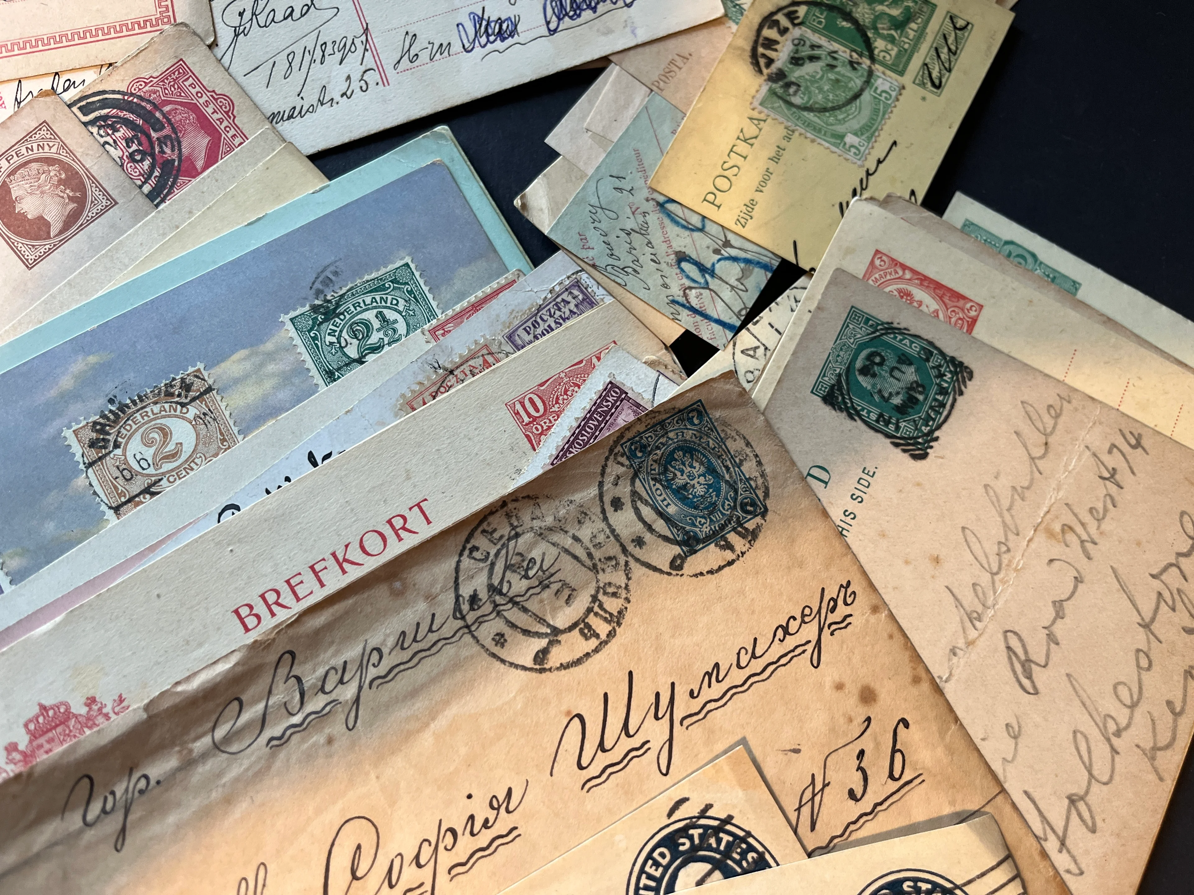 Konvolut alter Briefe, Postkarten und Ganzsachen aus allen Ländern